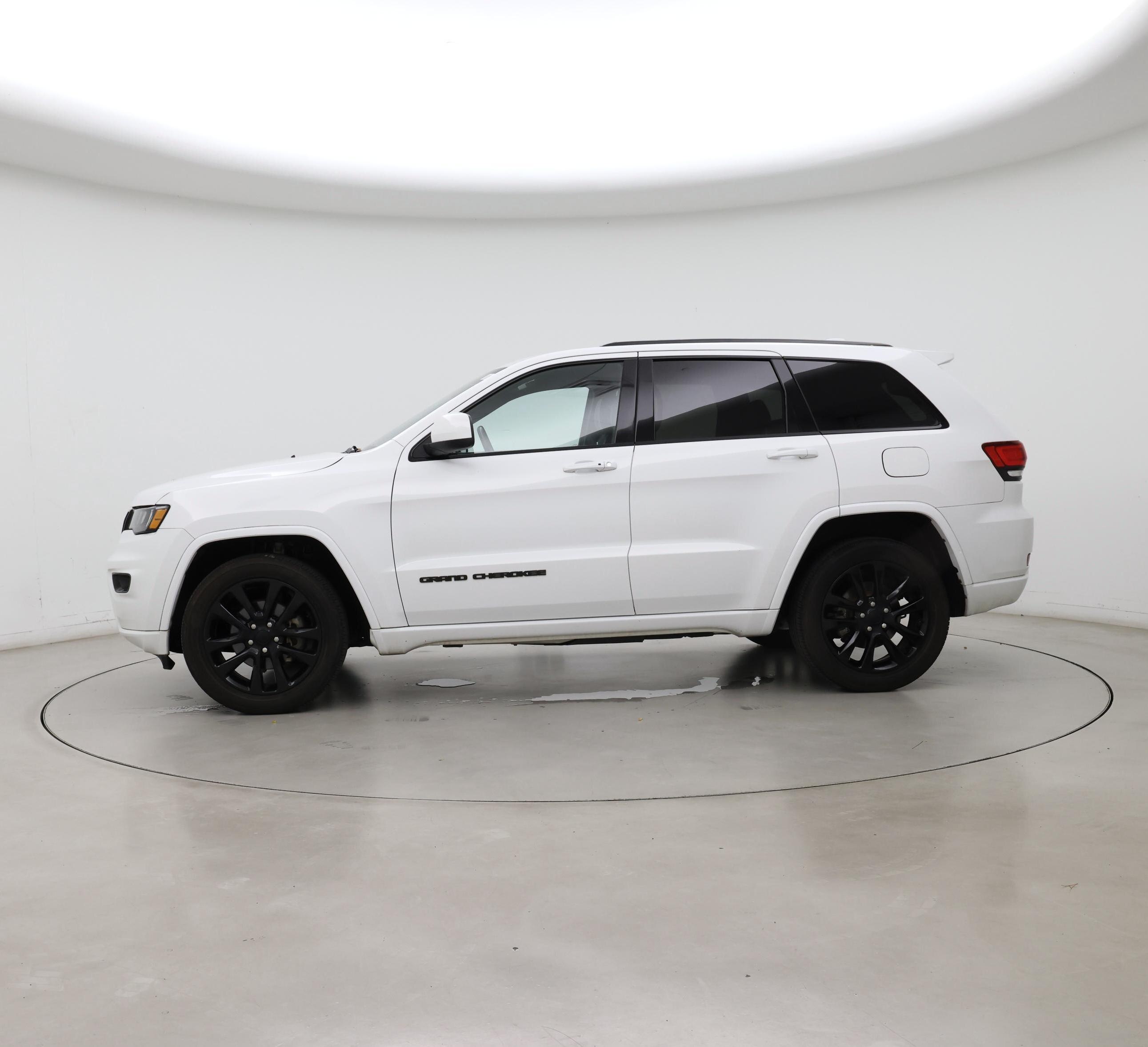Thumbnail: 2019 Jeep Grand Cherokee - 3