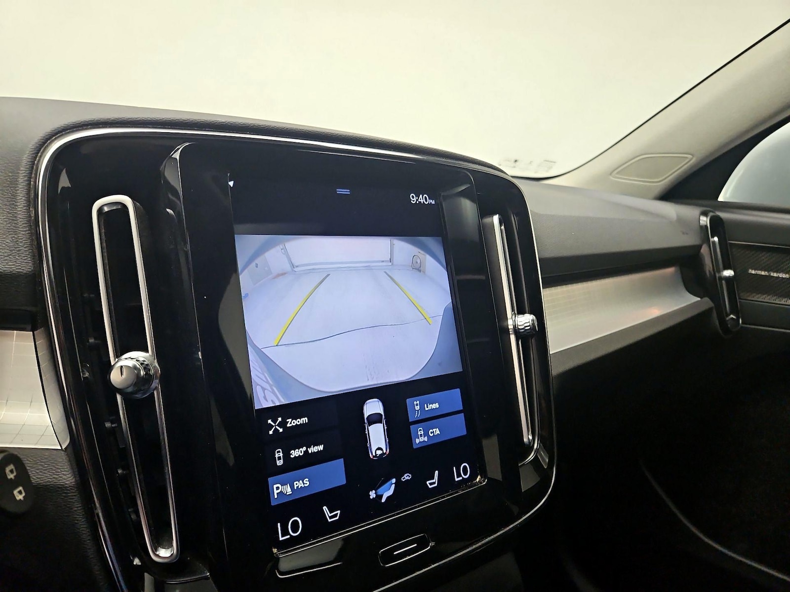 2020 Volvo XC40 Momentum - Photo 16
