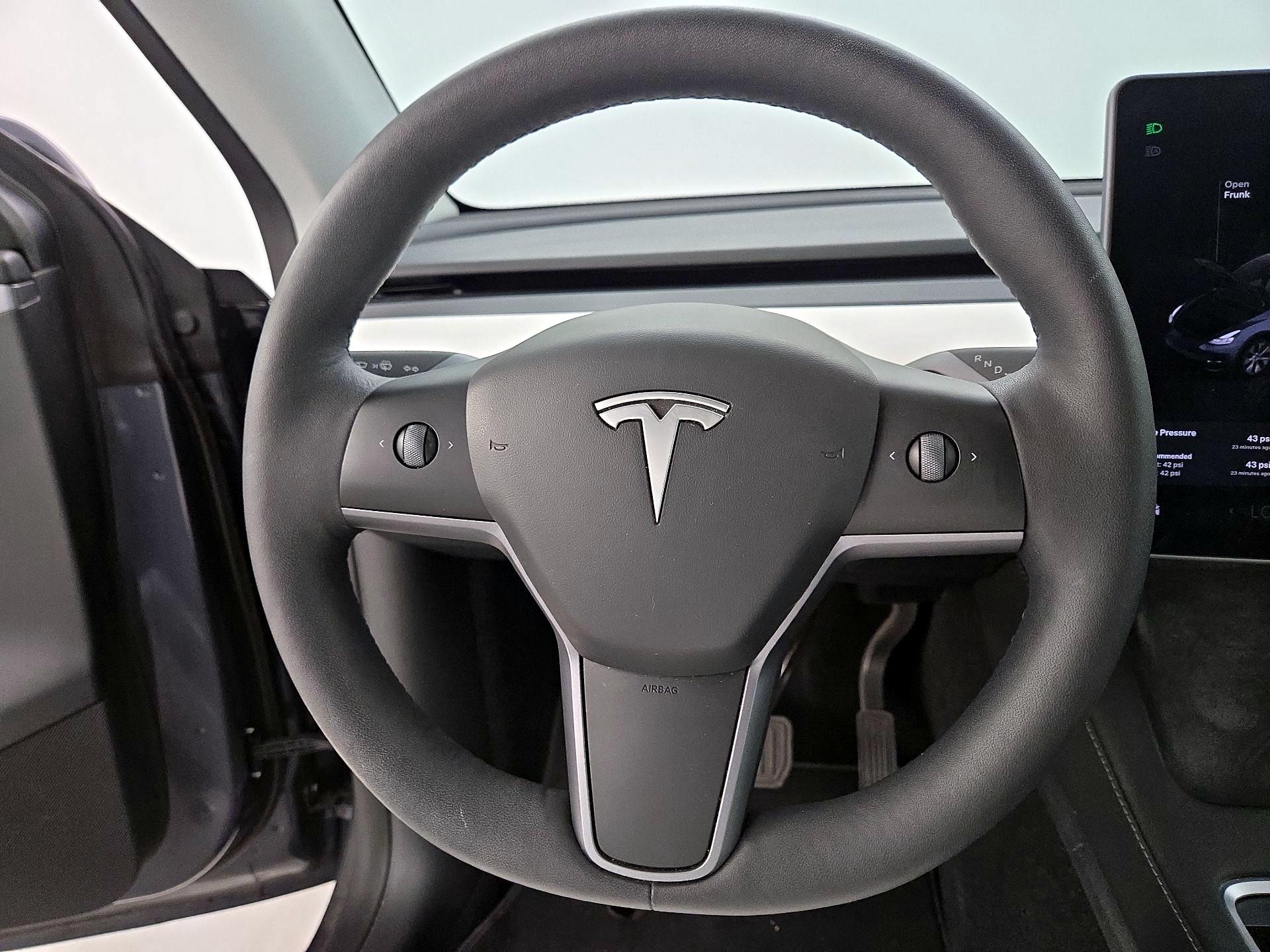 Thumbnail: 2023 Tesla Model Y - 10