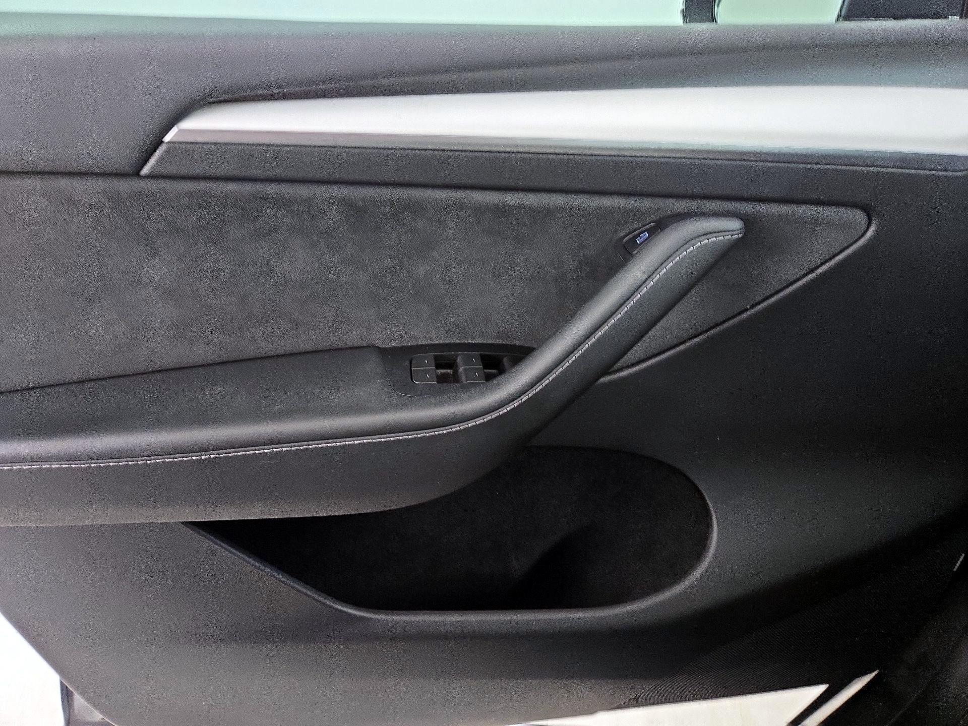 Thumbnail: 2023 Tesla Model Y - 12