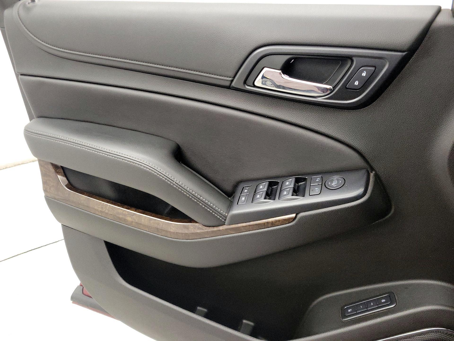 Thumbnail: 2019 Chevrolet Tahoe - 12