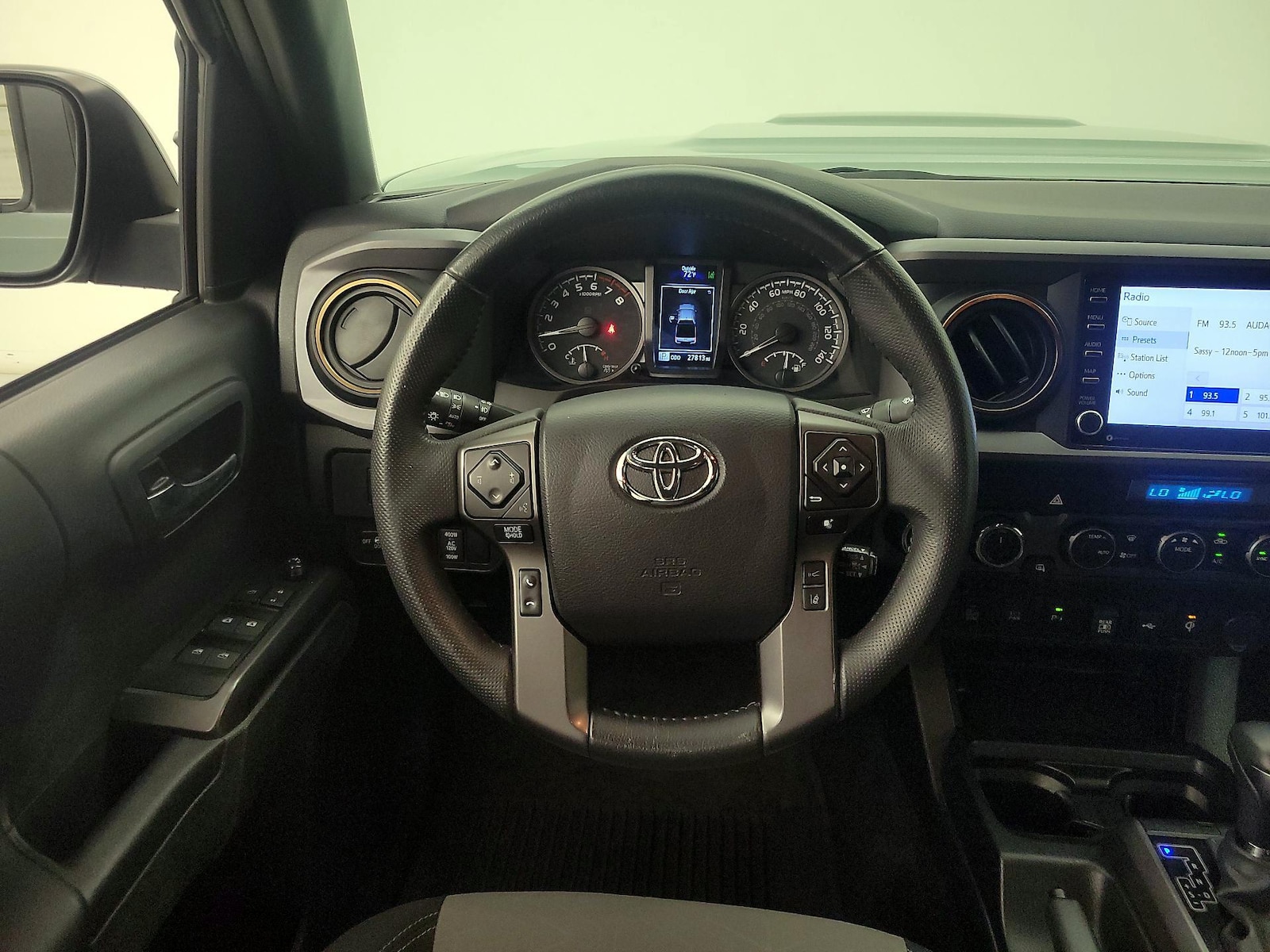 2023 Toyota Tacoma TRD Sport - Photo 11