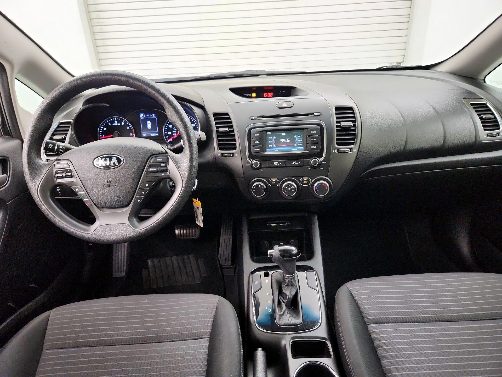Thumbnail: 2017 Kia Forte - 9
