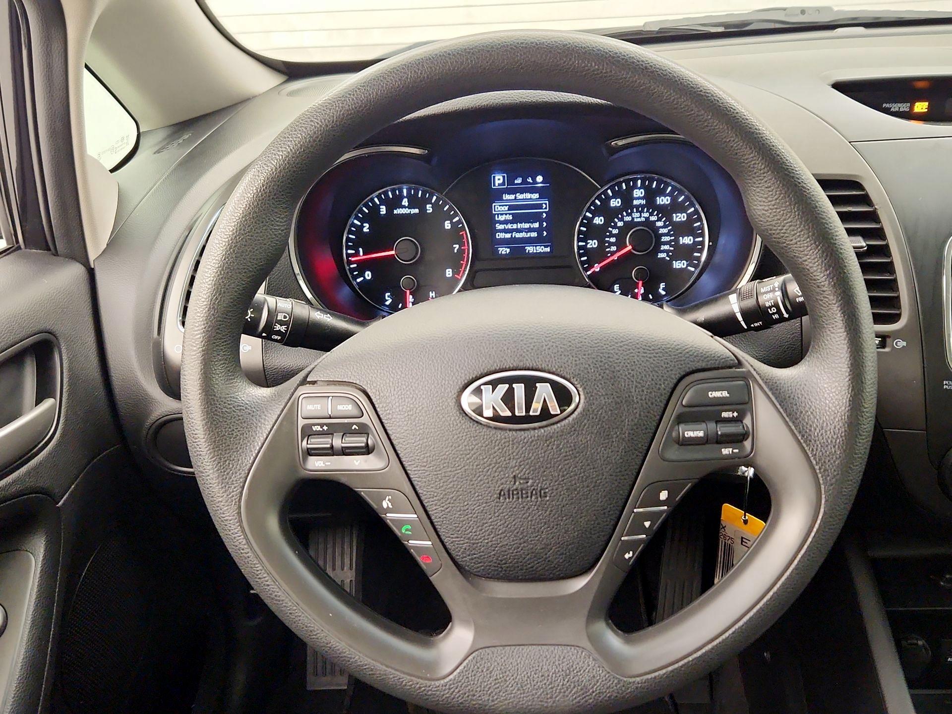 Thumbnail: 2017 Kia Forte - 10