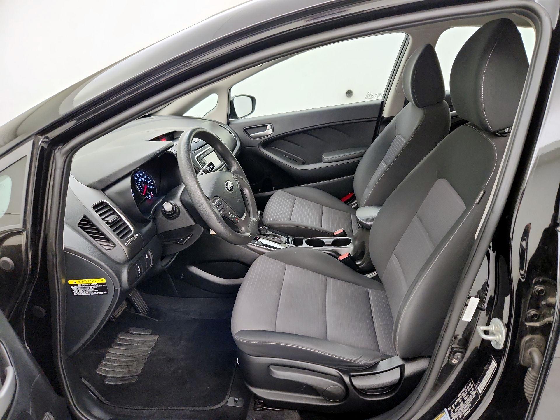 Thumbnail: 2017 Kia Forte - 11