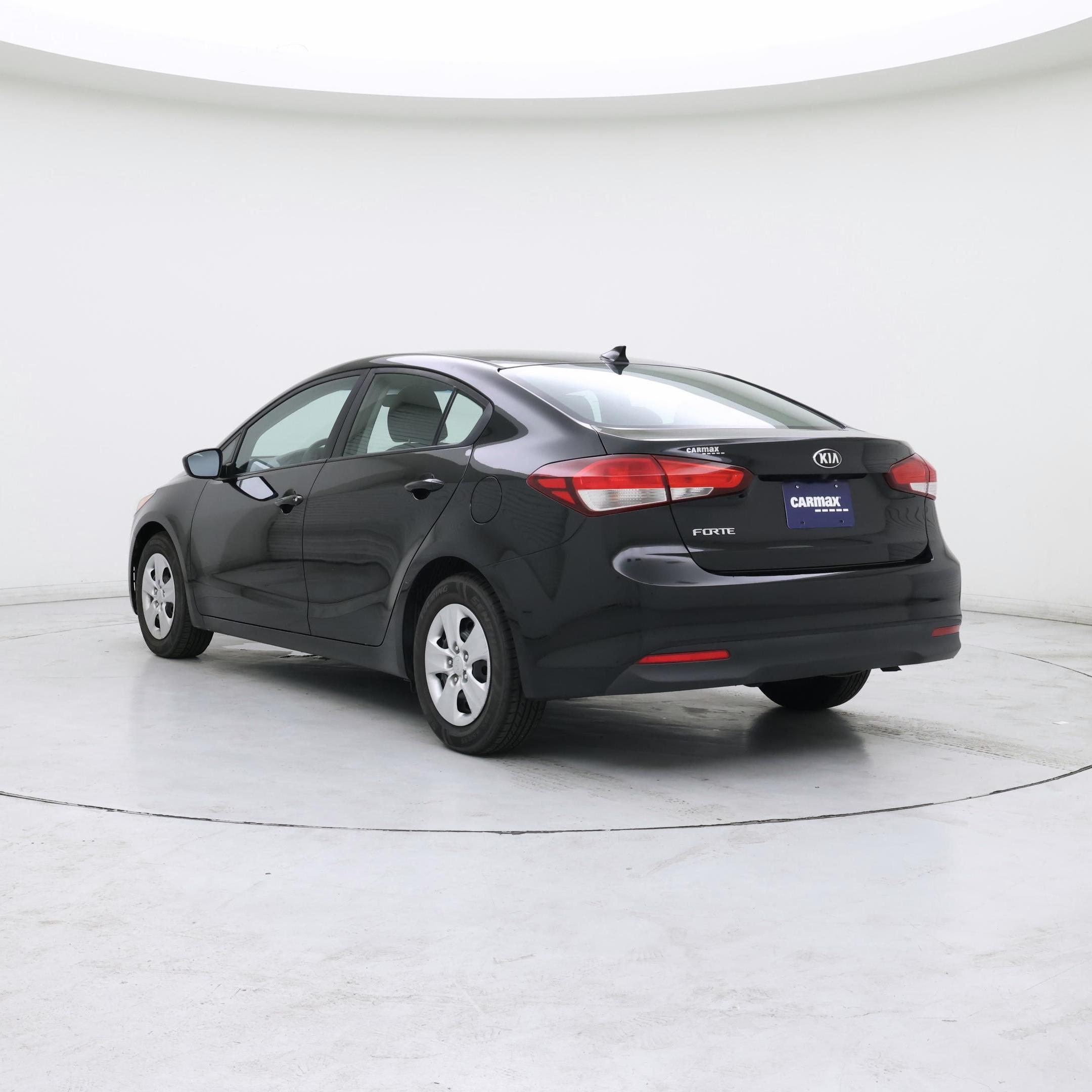 Thumbnail: 2017 Kia Forte - 2