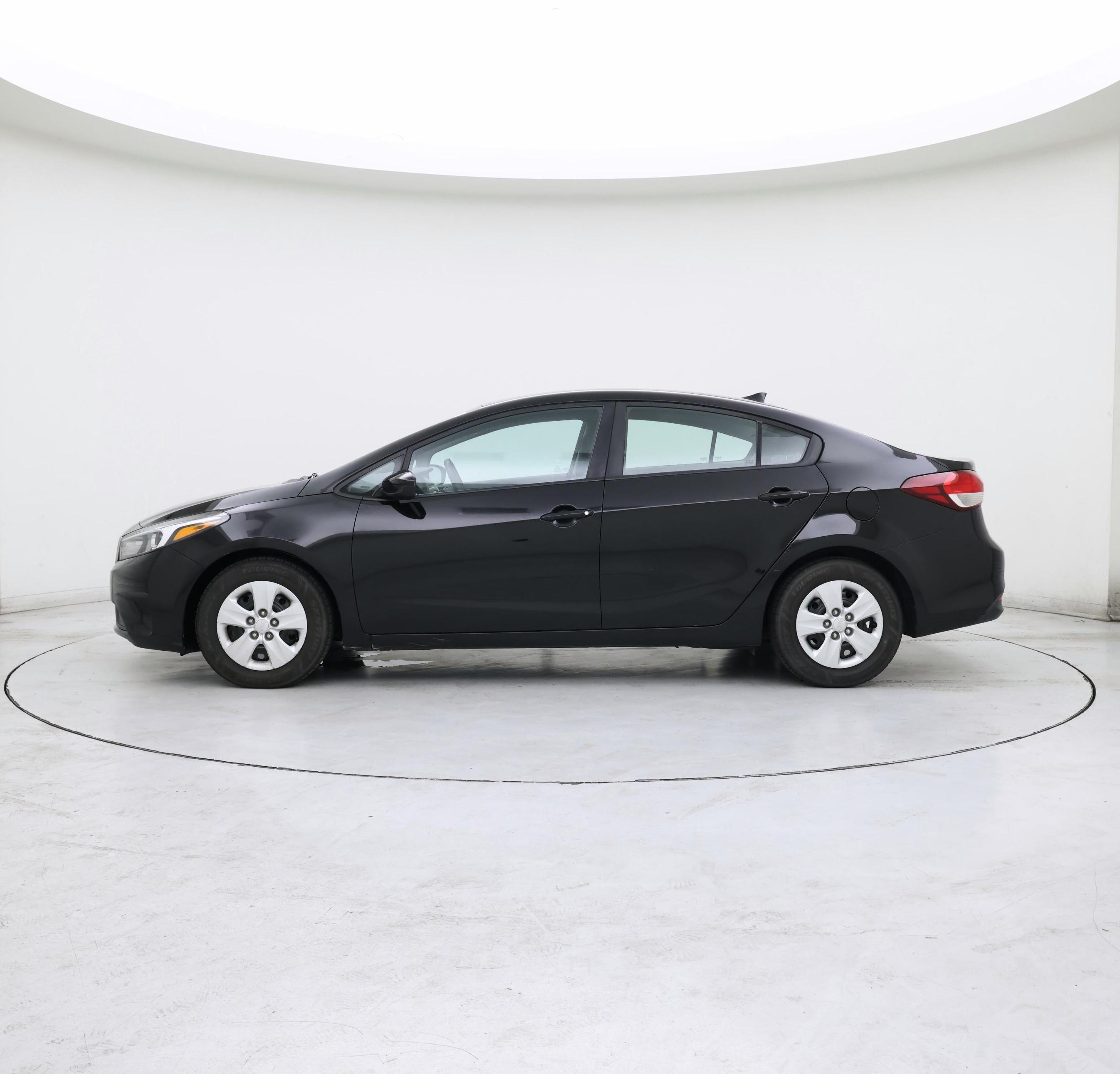 Thumbnail: 2017 Kia Forte - 3