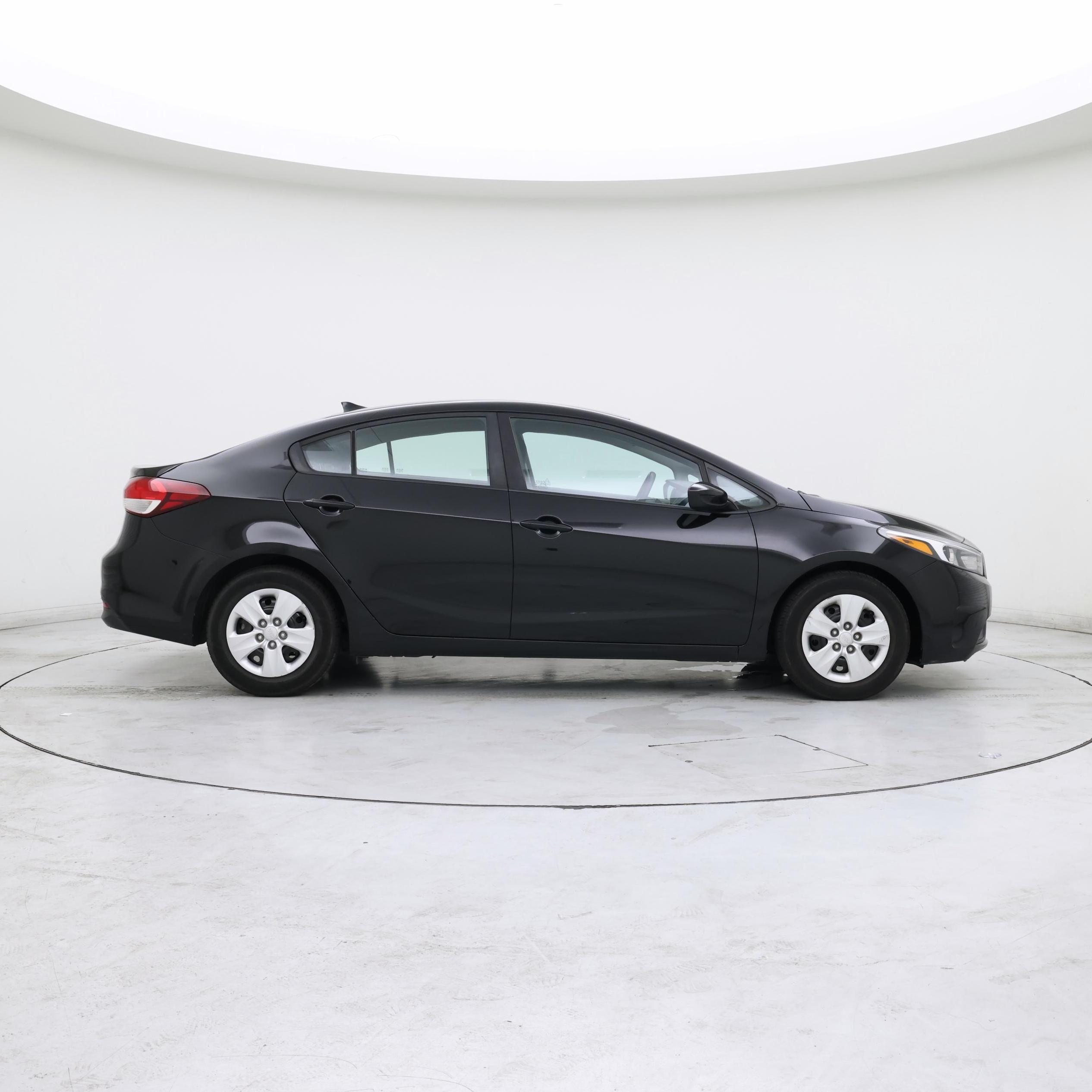 Thumbnail: 2017 Kia Forte - 7