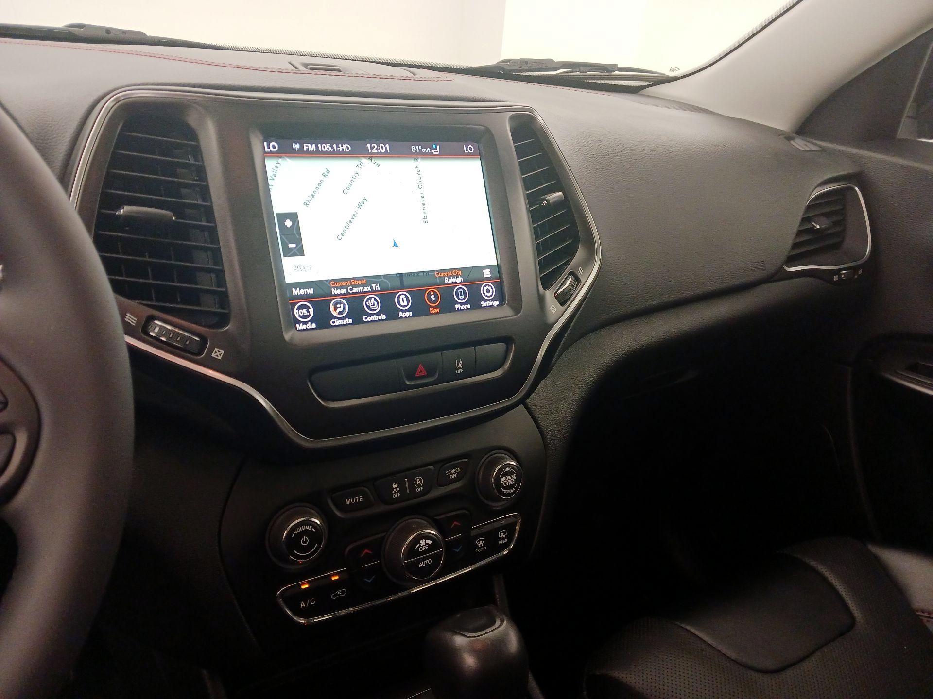 Thumbnail: 2022 Jeep Cherokee - 14