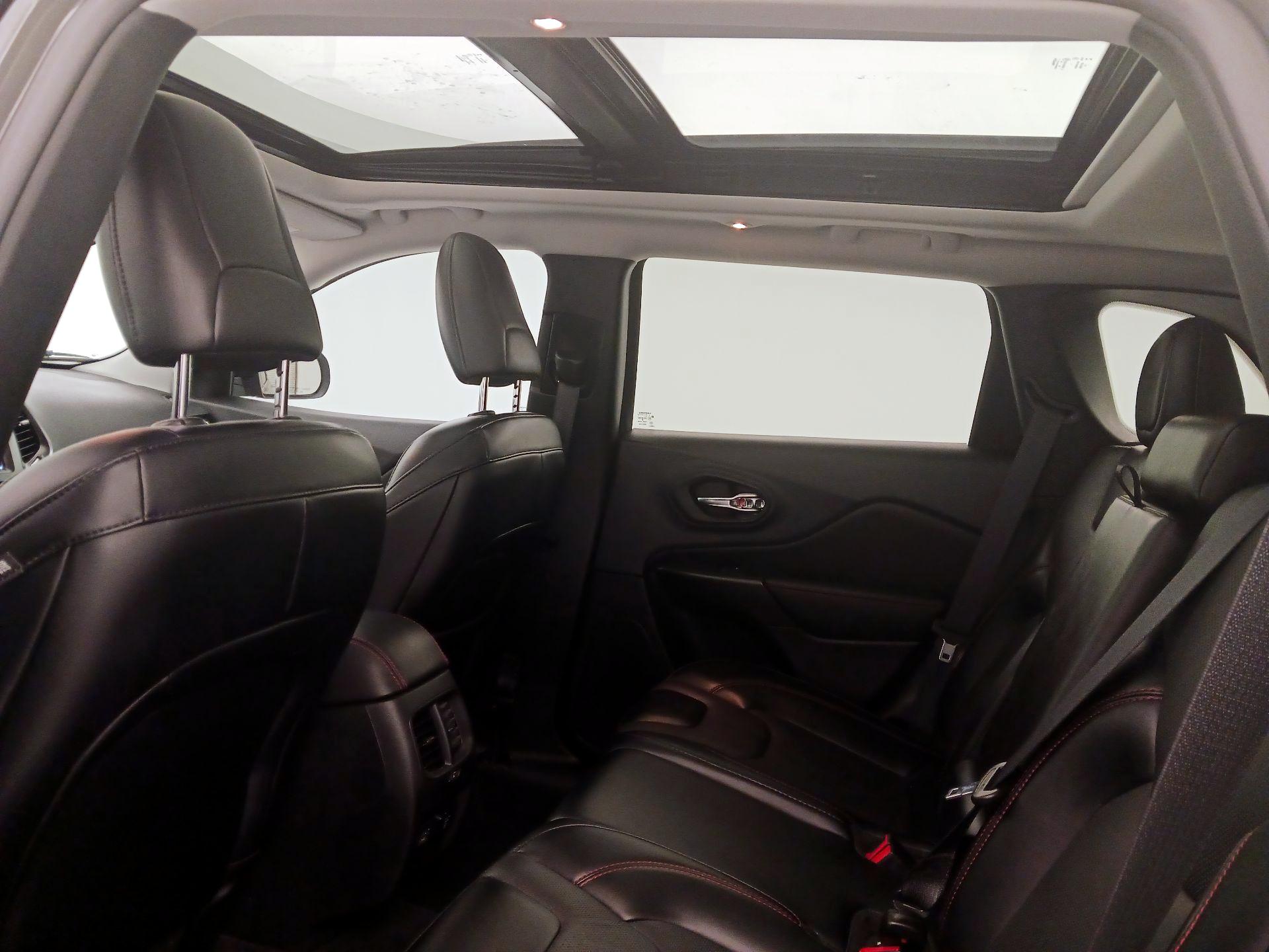 Thumbnail: 2022 Jeep Cherokee - 20