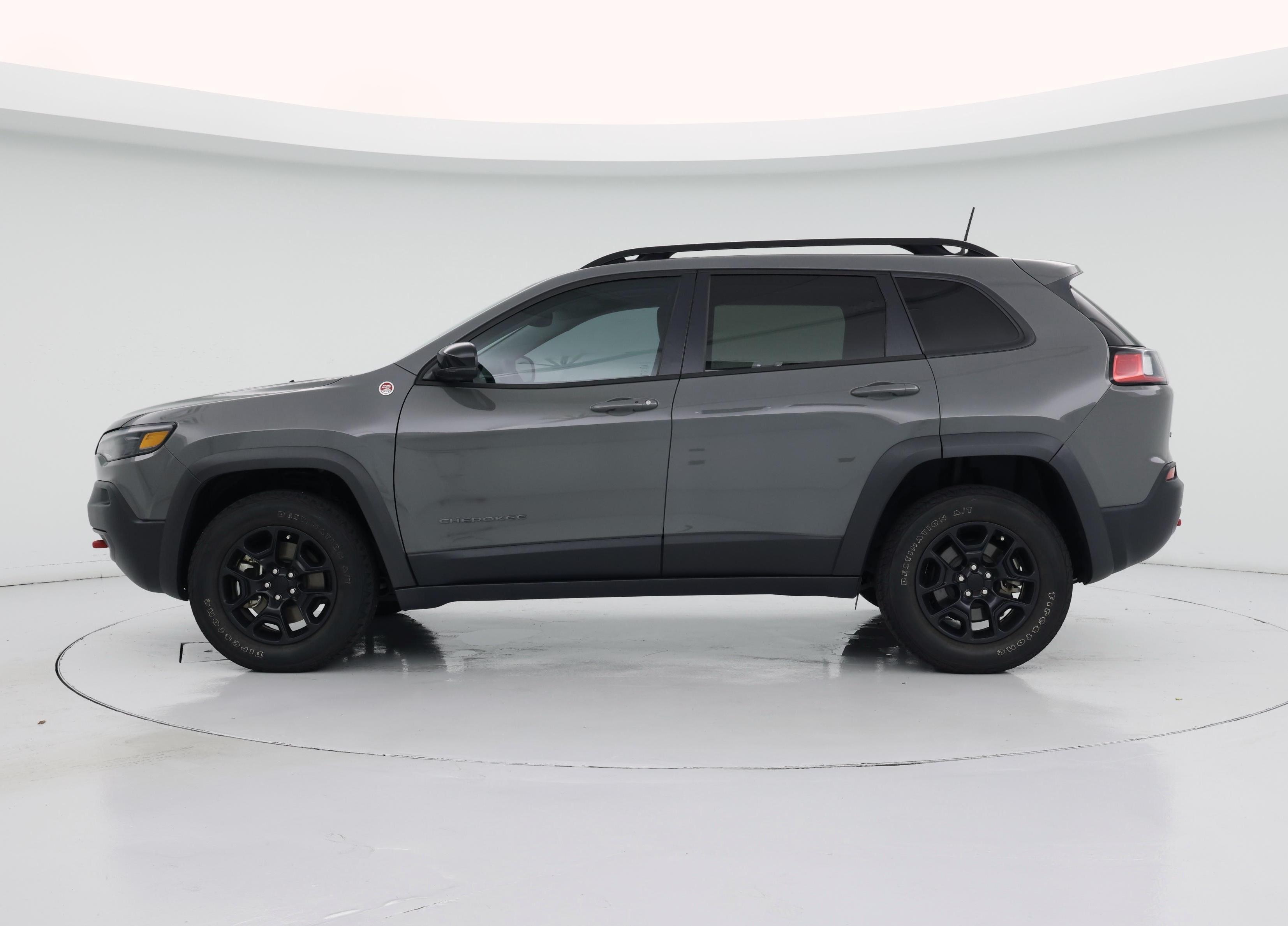 Thumbnail: 2022 Jeep Cherokee - 3