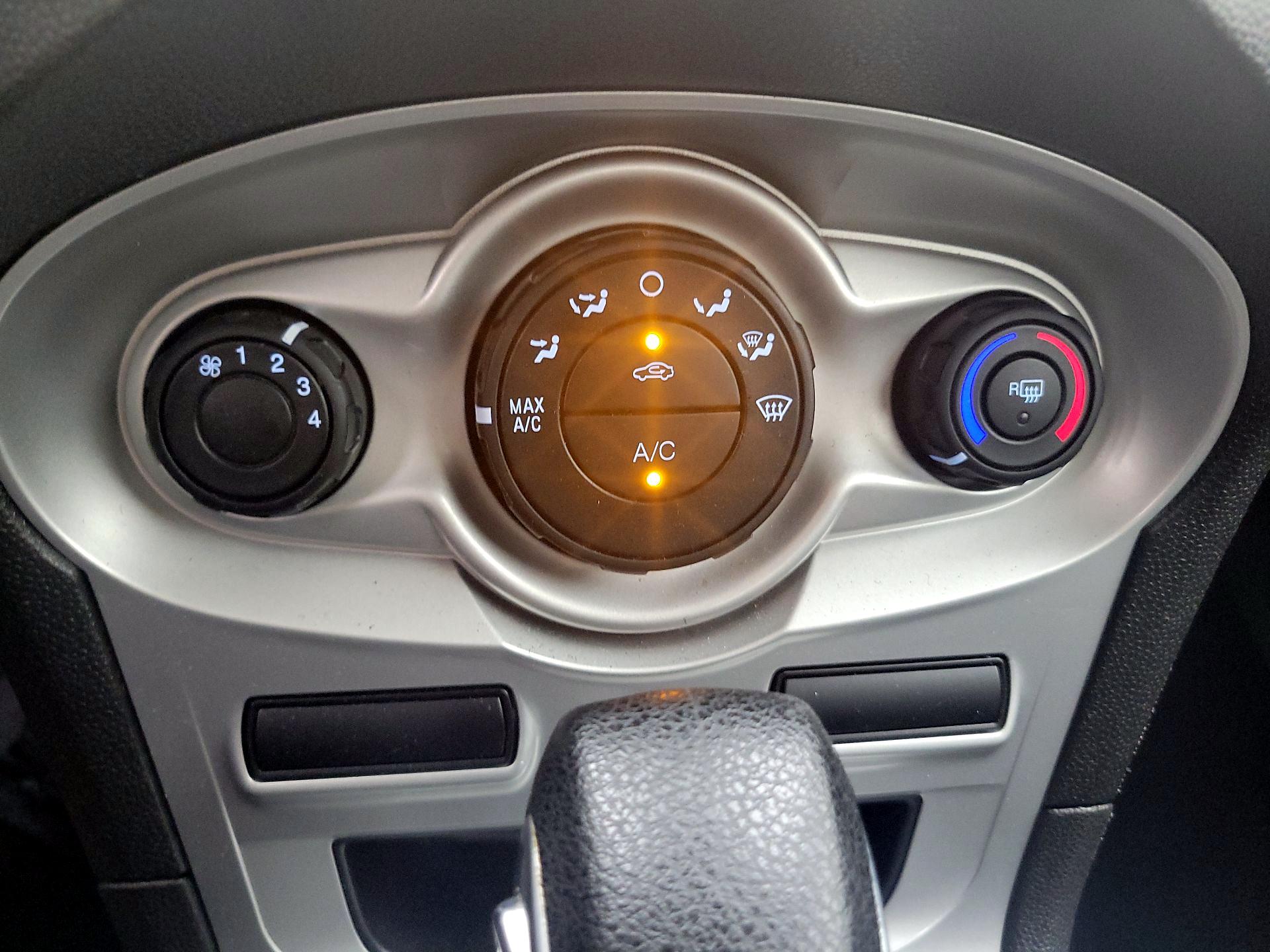 Thumbnail: 2019 Ford Fiesta - 16