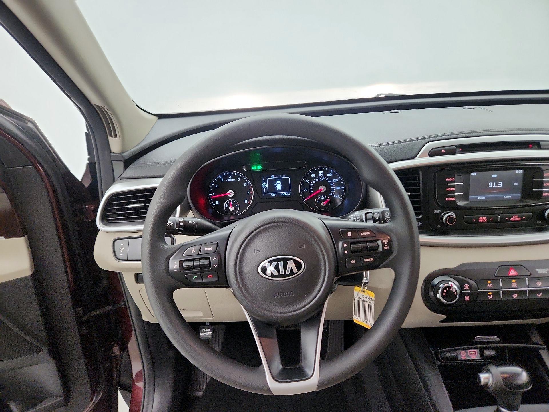 Thumbnail: 2017 Kia Sorento - 10