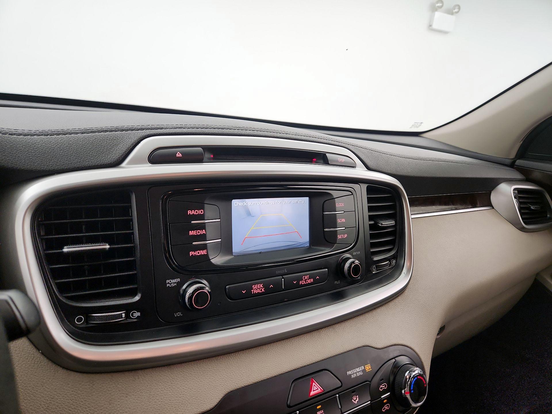 Thumbnail: 2017 Kia Sorento - 14