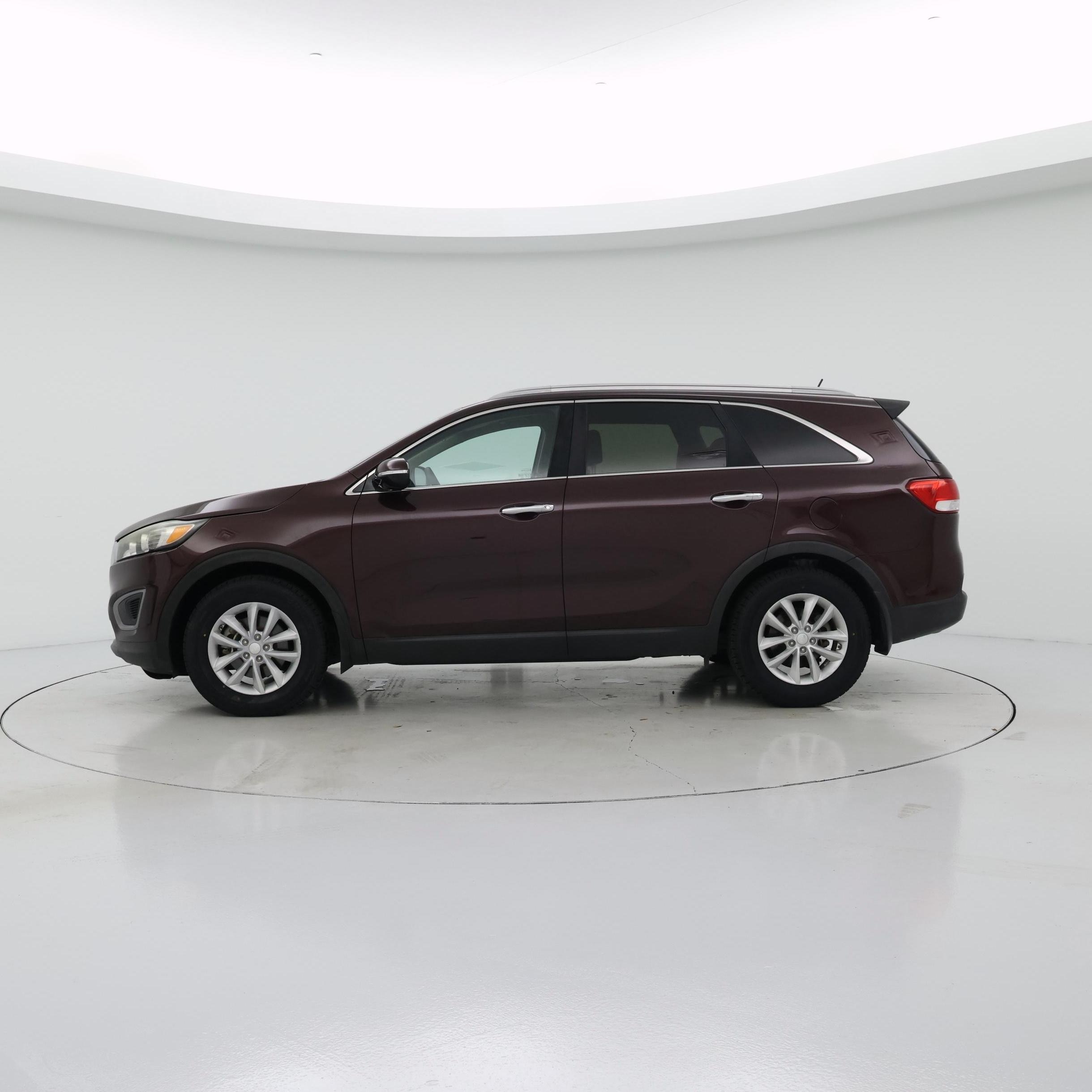 Thumbnail: 2017 Kia Sorento - 3