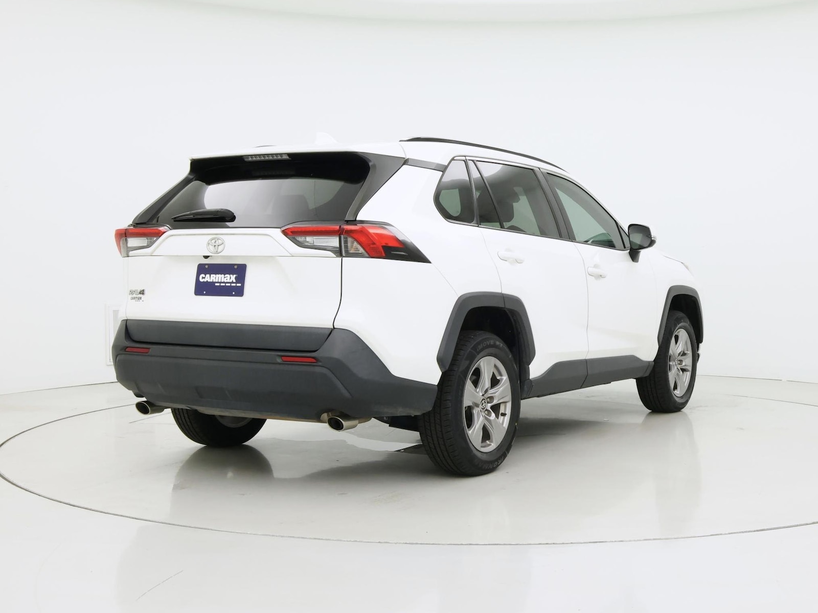 2022 Toyota RAV4 XLE - Photo 9