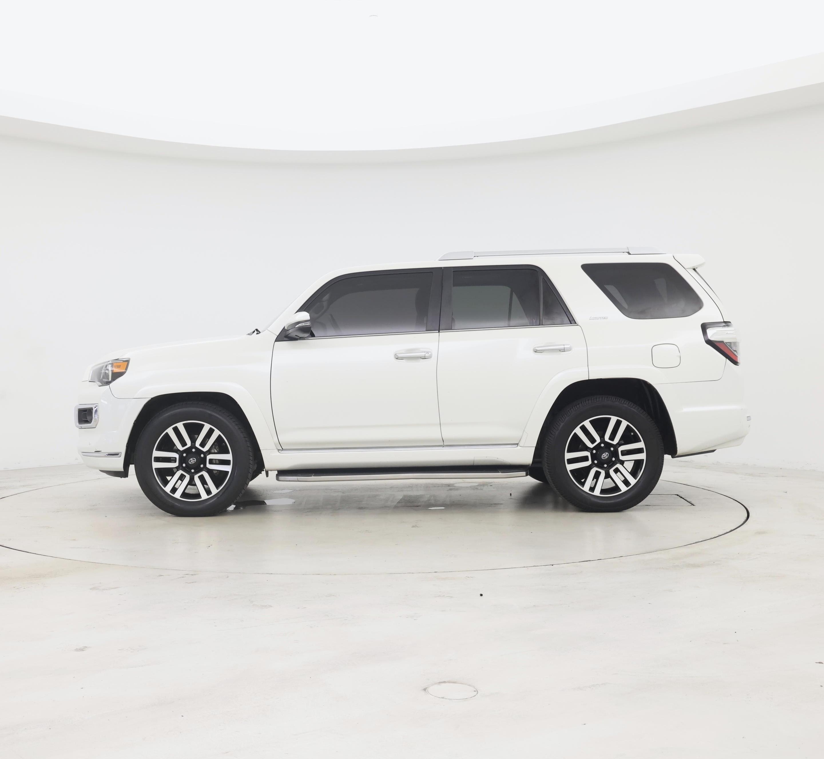 Thumbnail: 2019 Toyota 4Runner - 3