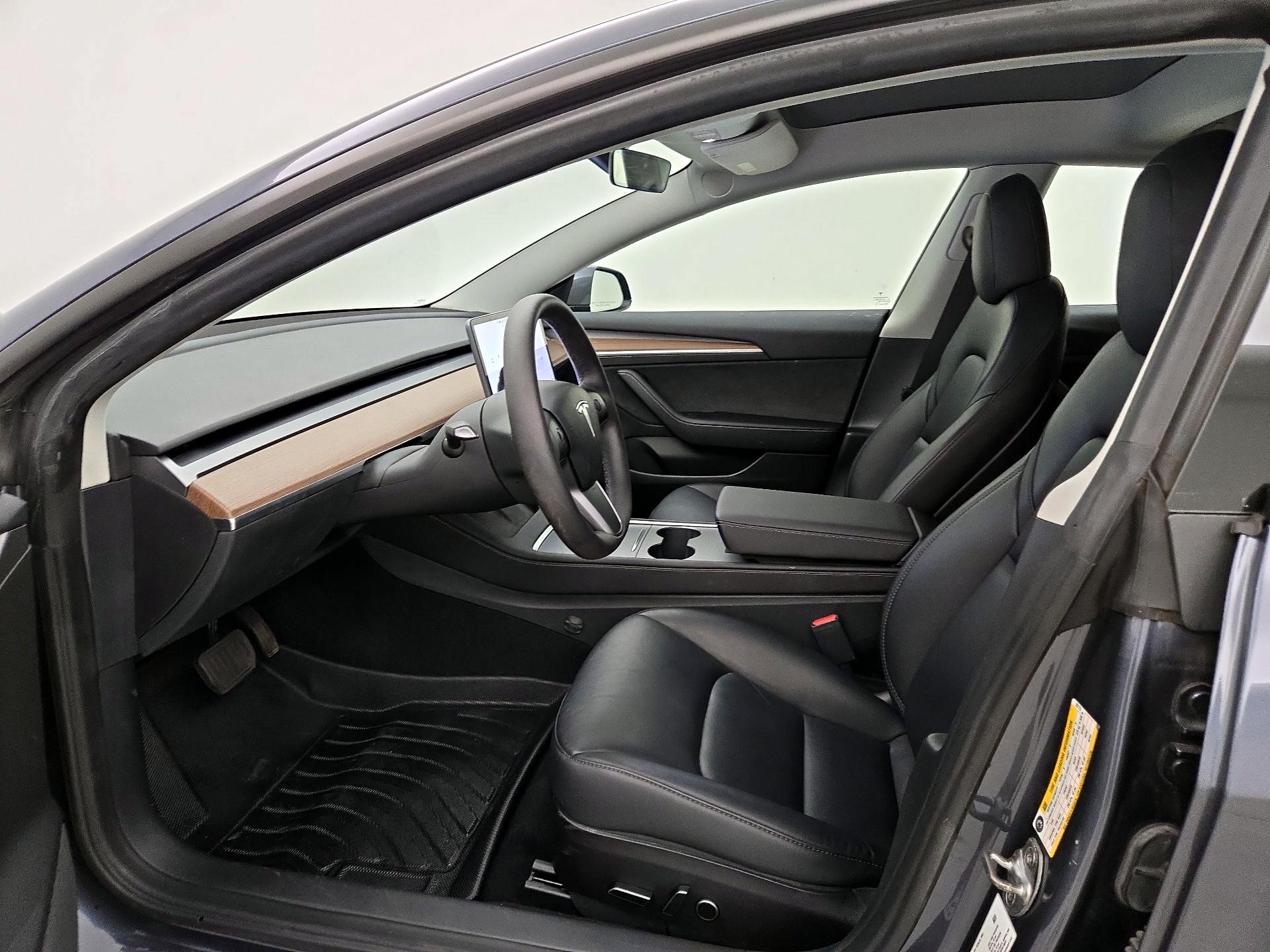 Thumbnail: 2023 Tesla Model 3 - 11