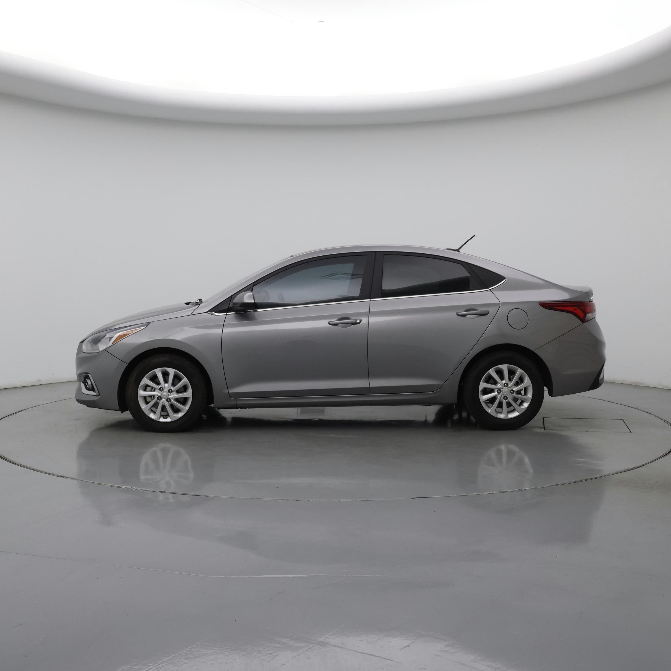 Thumbnail: 2022 Hyundai Accent - 3