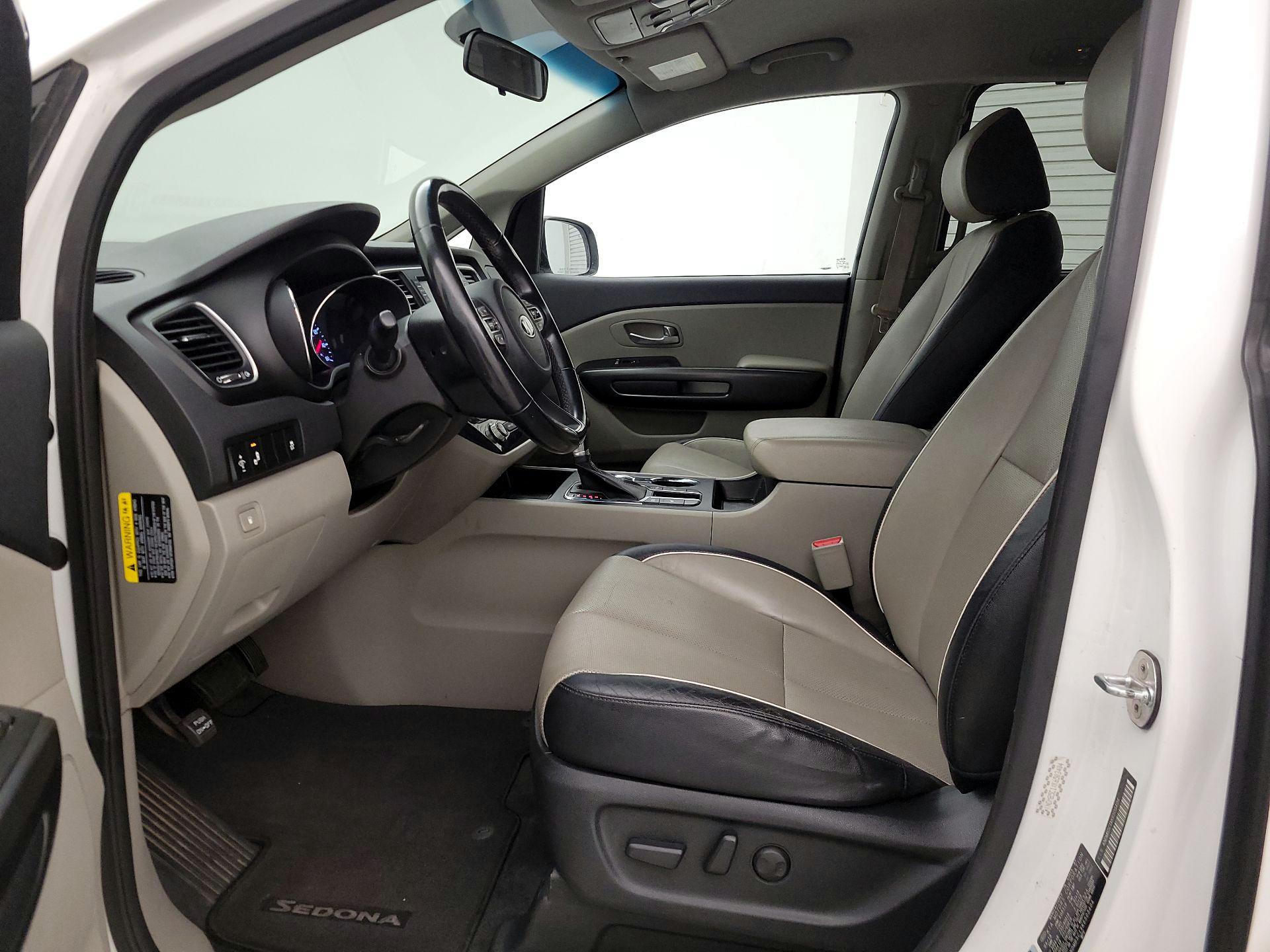 Thumbnail: 2019 Kia Sedona - 11