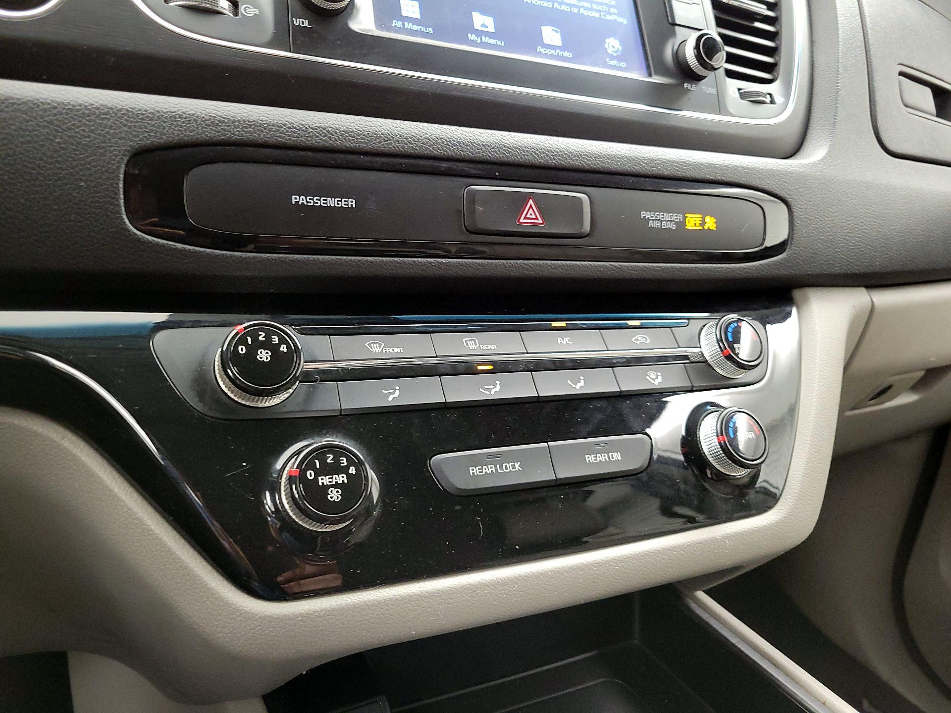 Thumbnail: 2019 Kia Sedona - 16