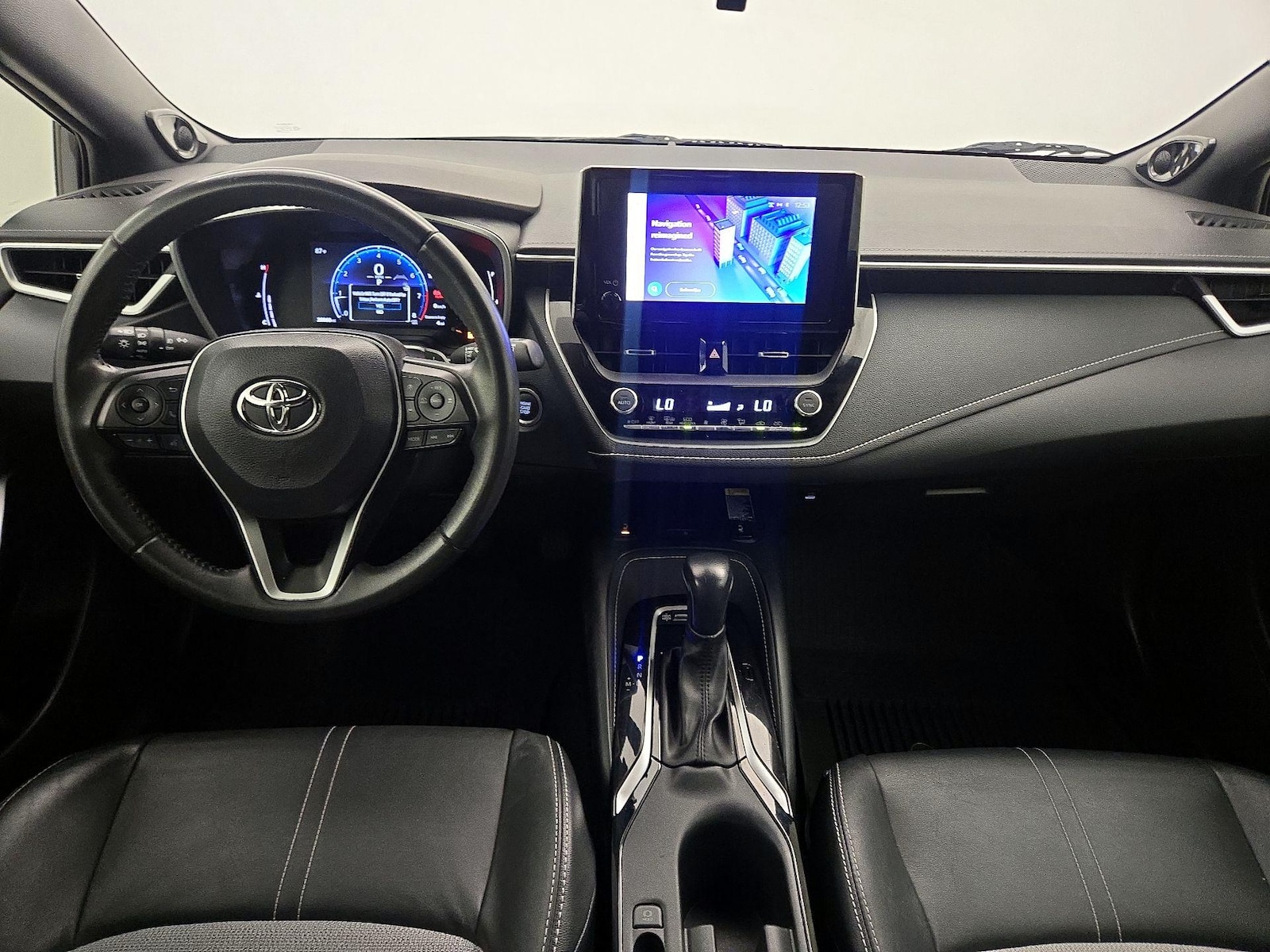 2024 Toyota Corolla Hatchback XSE - Photo 10
