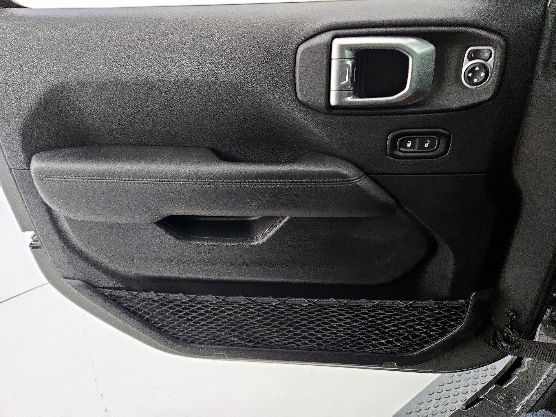 Thumbnail: 2020 Jeep Wrangler - 12