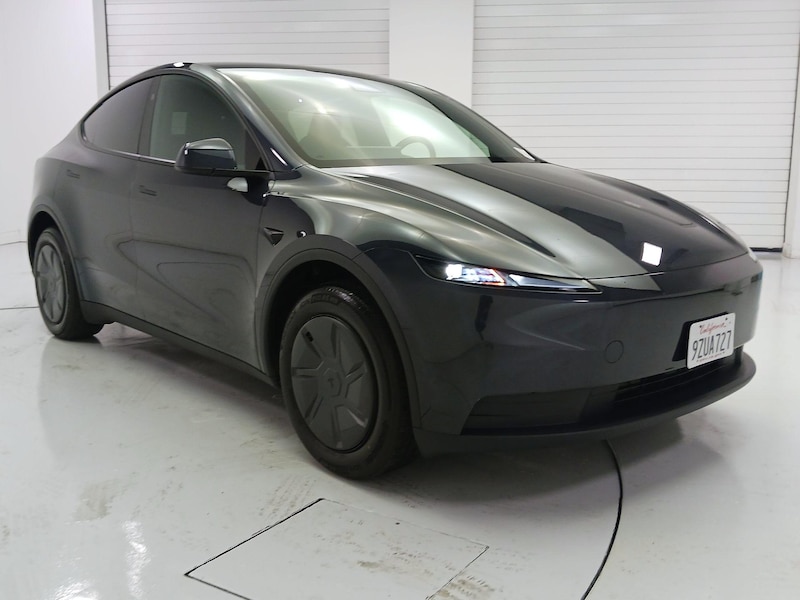 2026 Tesla Model Y Standard