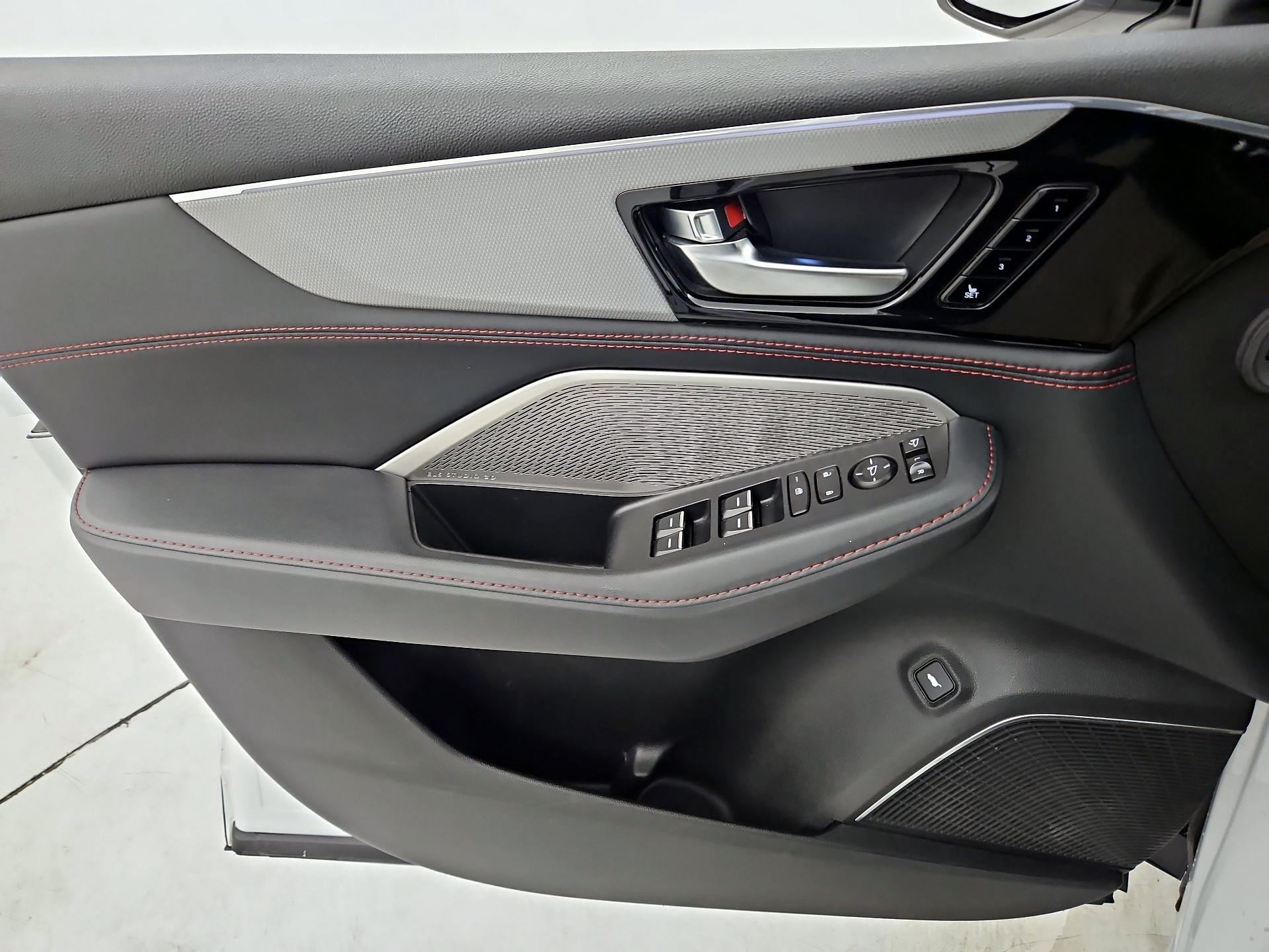 Thumbnail: 2022 Acura MDX - 12