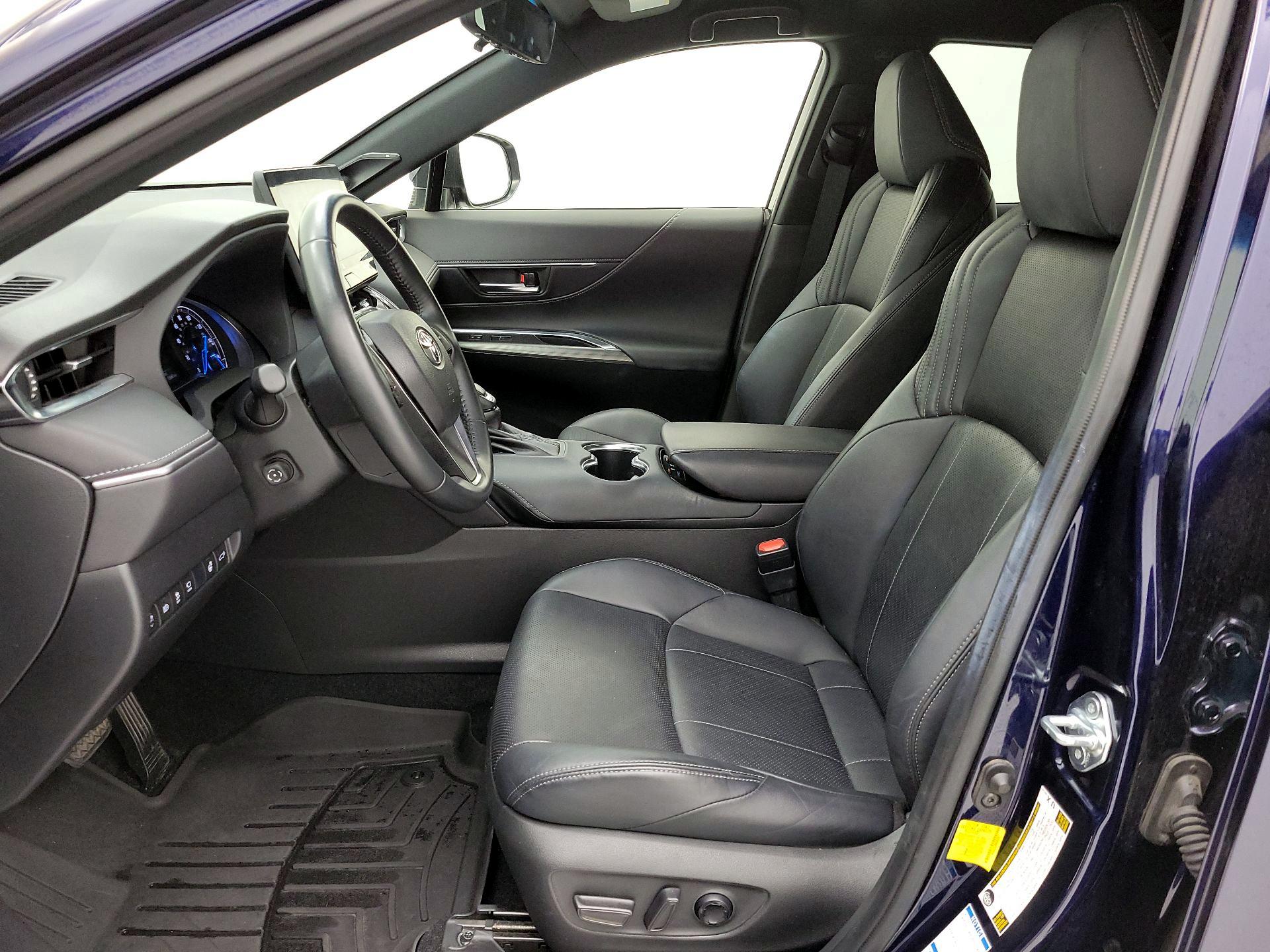 Thumbnail: 2021 Toyota Venza - 11
