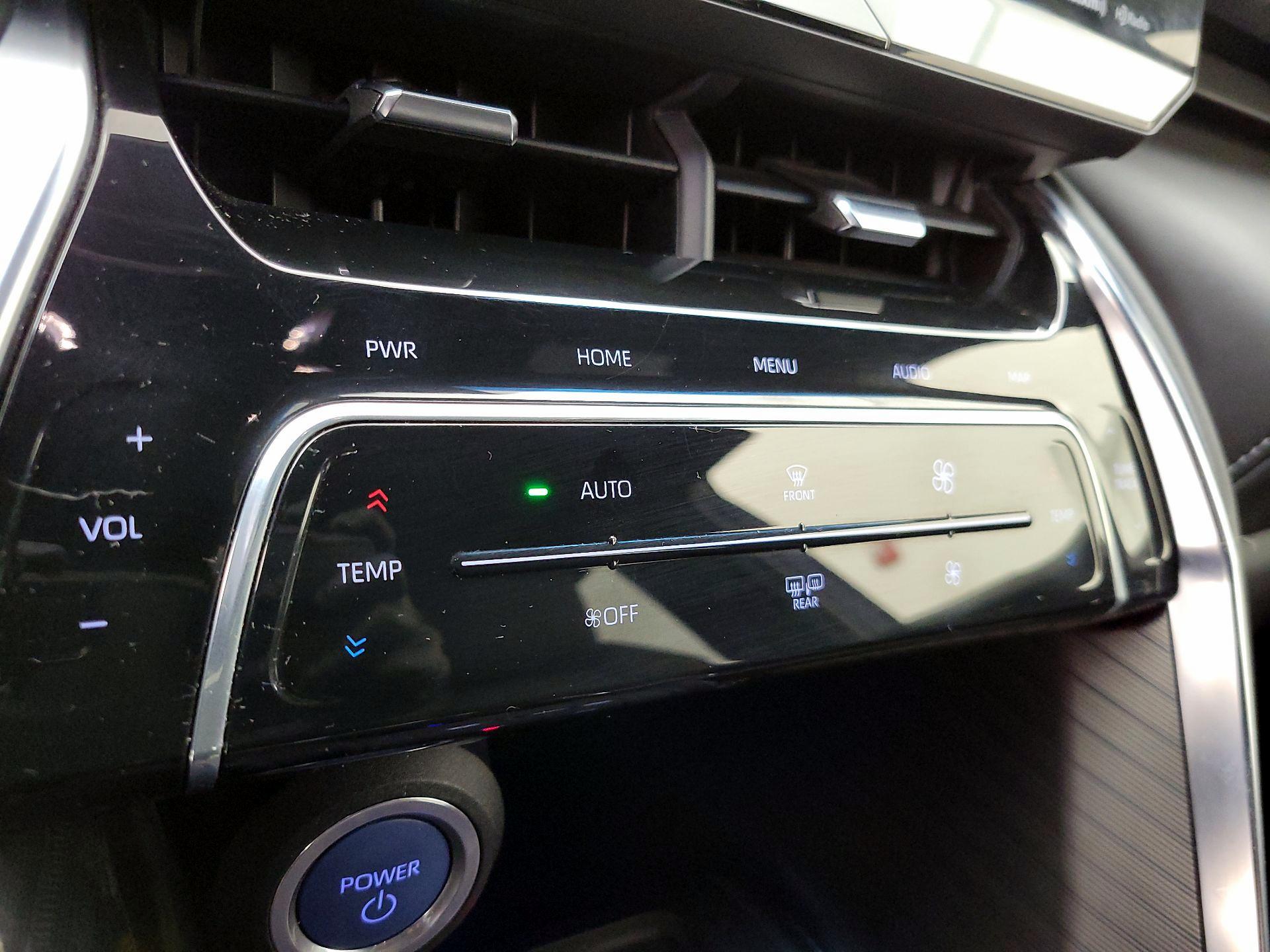 Thumbnail: 2021 Toyota Venza - 17