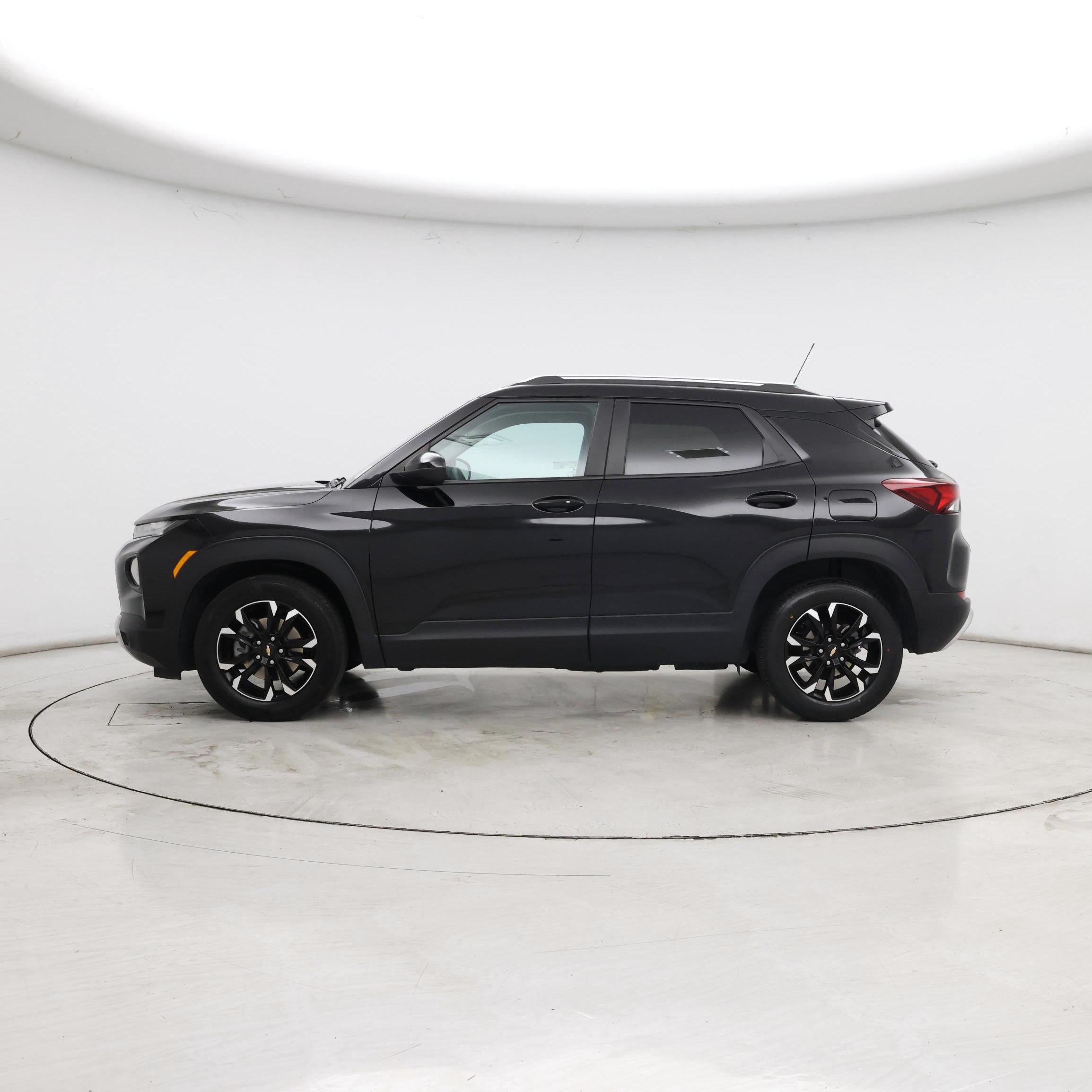 Thumbnail: 2023 Chevrolet TrailBlazer - 3