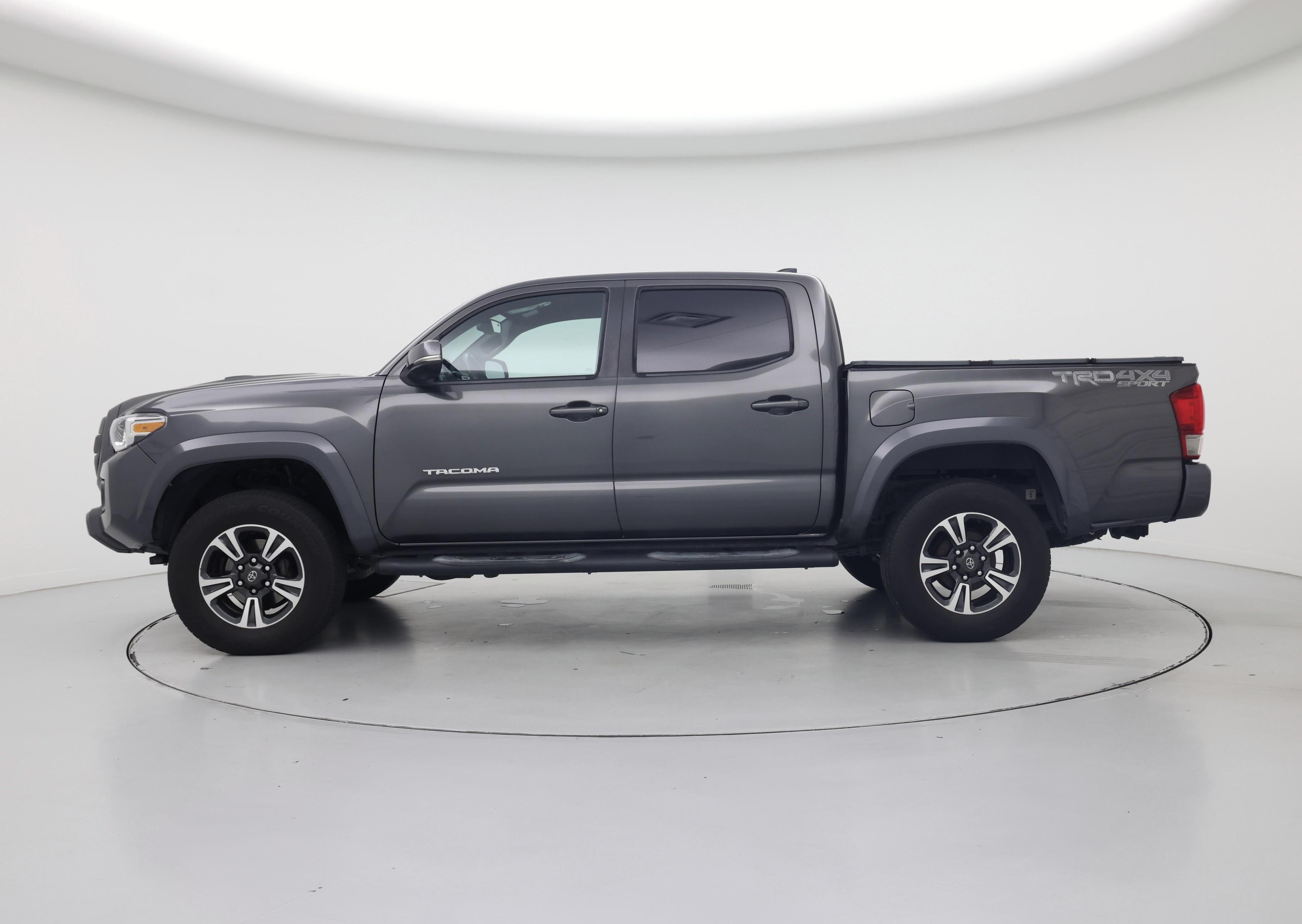Thumbnail: 2017 Toyota Tacoma - 3