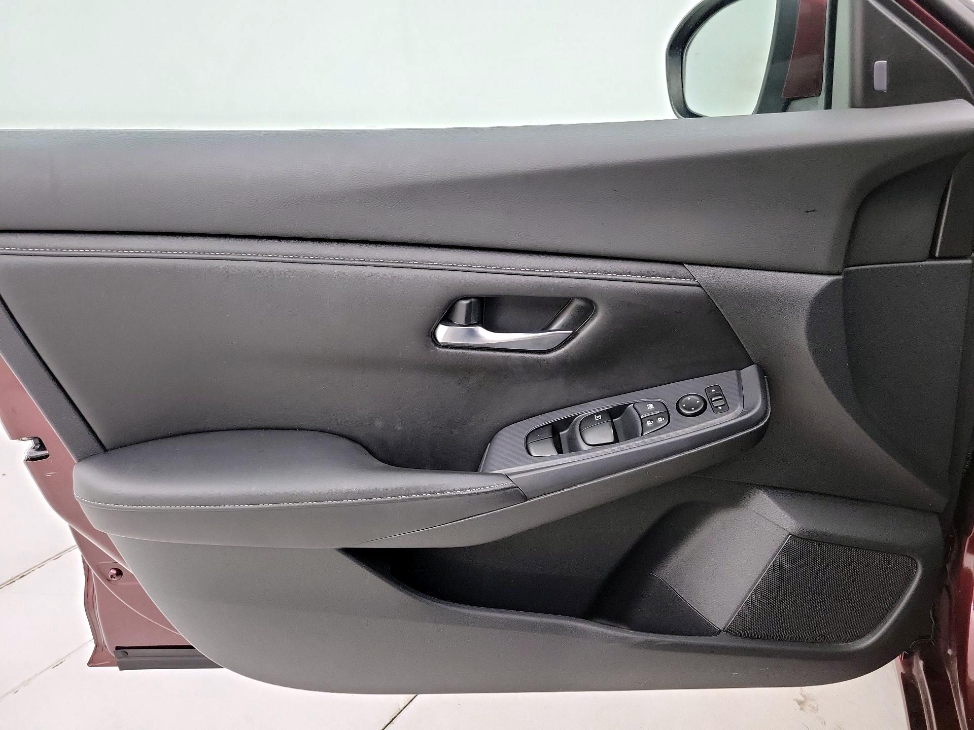 Thumbnail: 2020 Nissan Sentra - 12