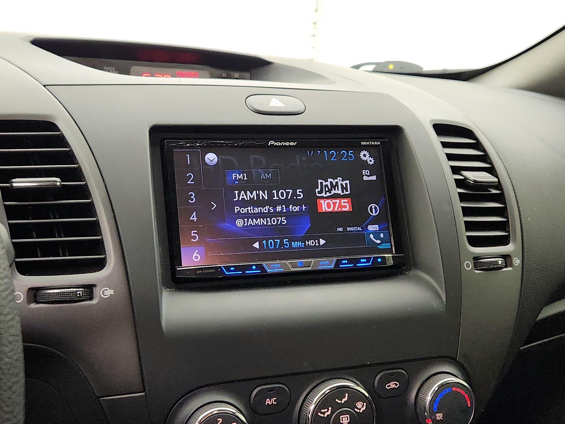 Thumbnail: 2014 Kia Forte - 14