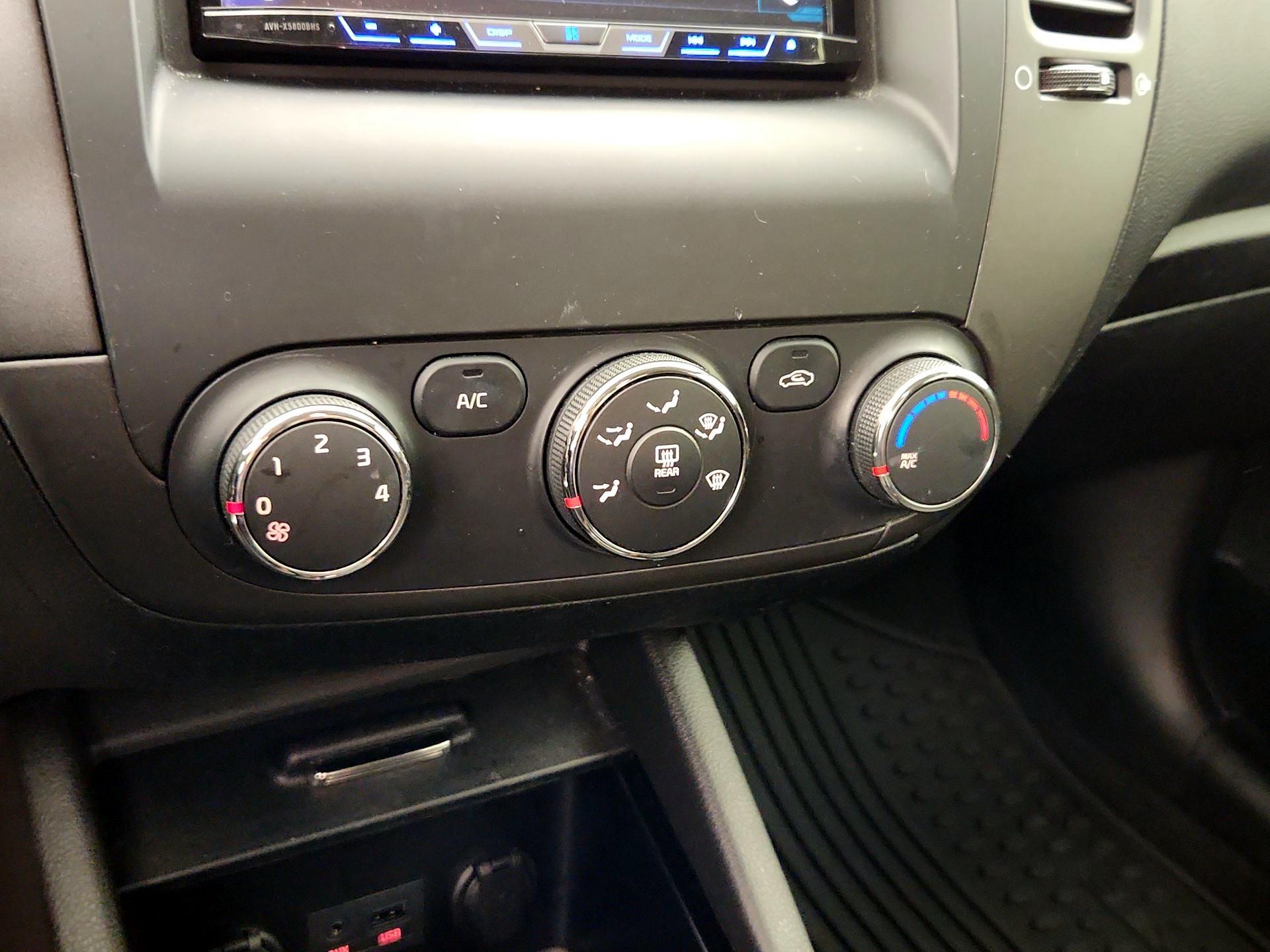 Thumbnail: 2014 Kia Forte - 15