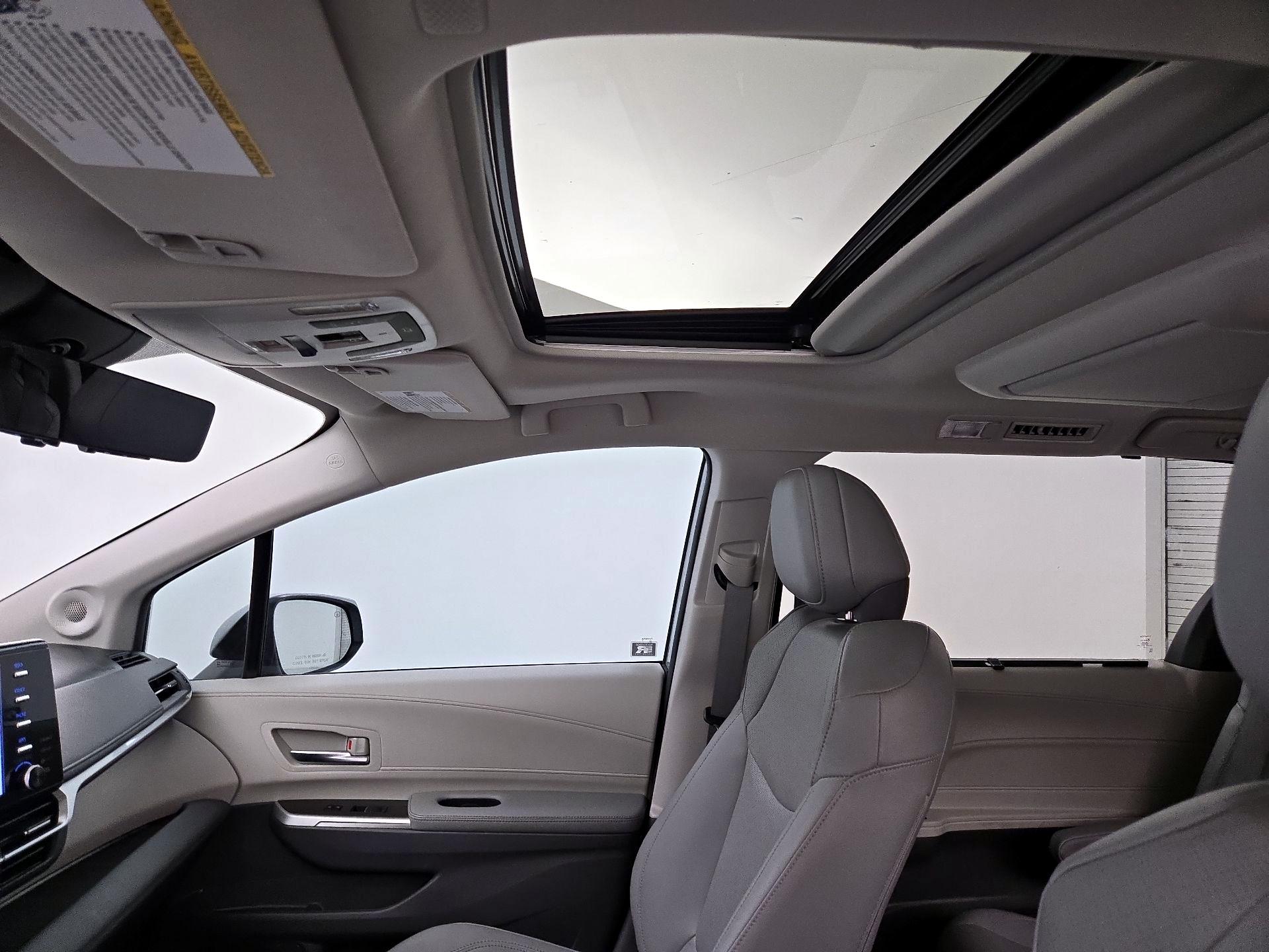Thumbnail: 2024 Toyota Sienna - 20
