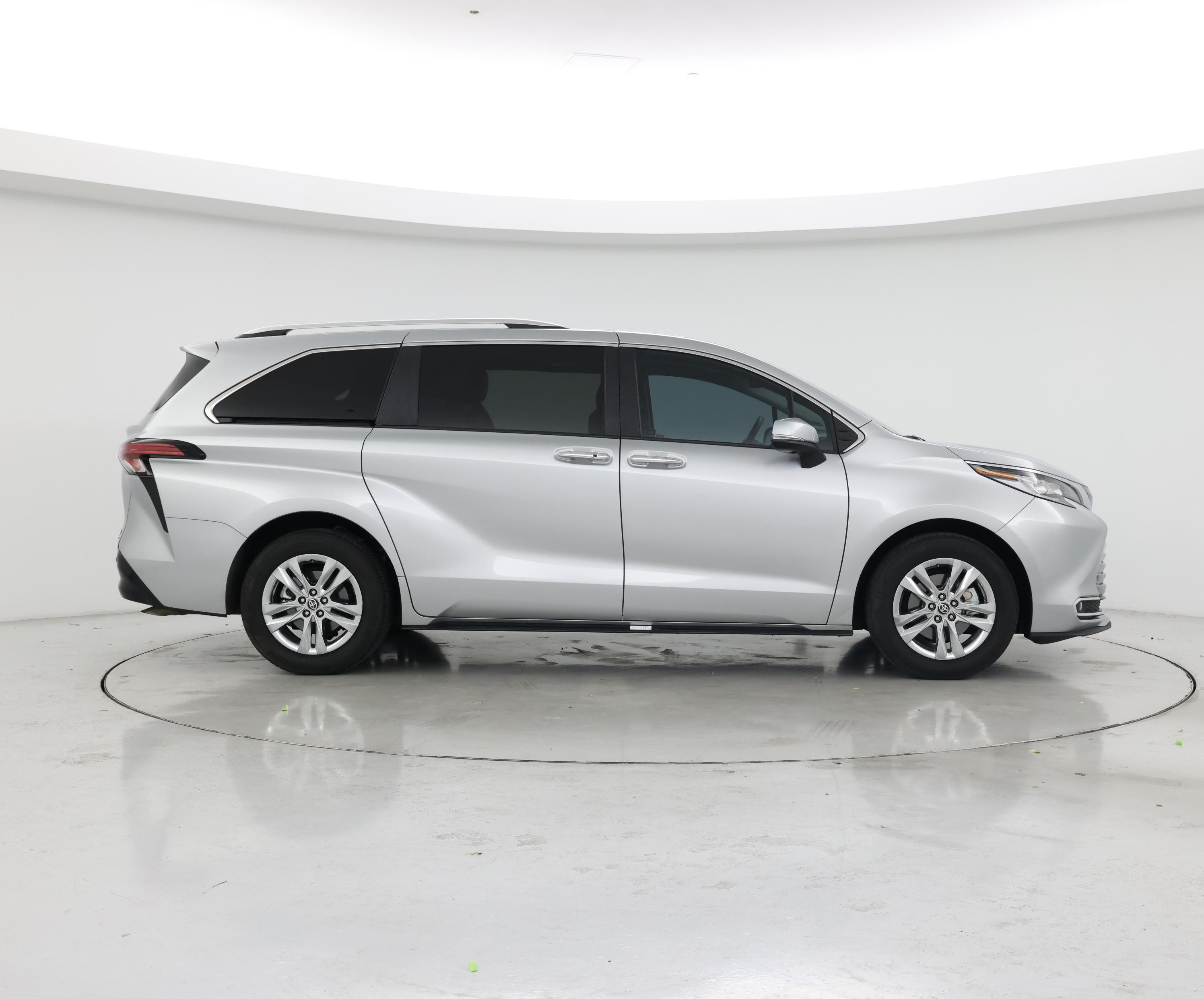 Thumbnail: 2024 Toyota Sienna - 7