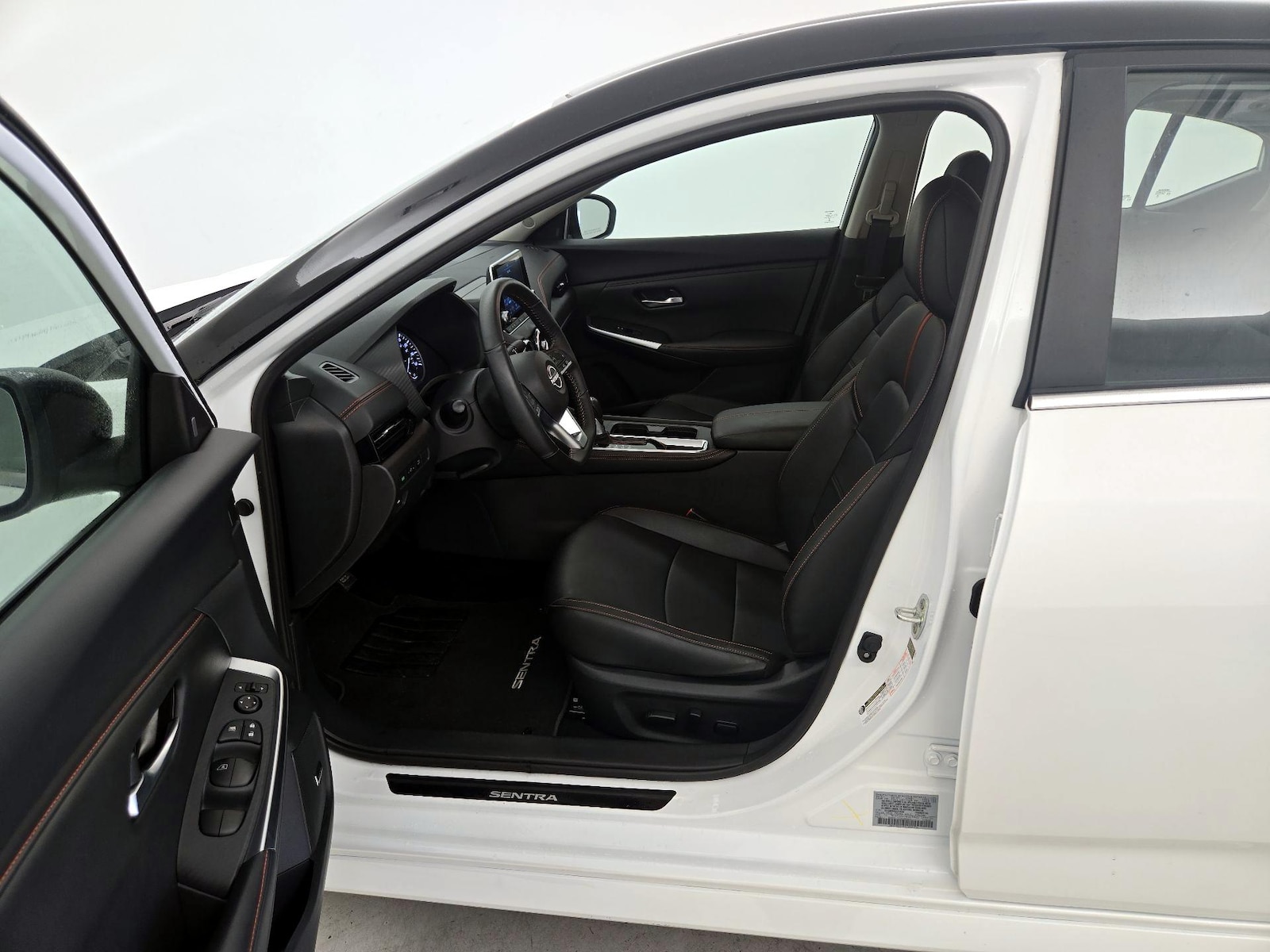 2025 Nissan Sentra SR - Photo 12