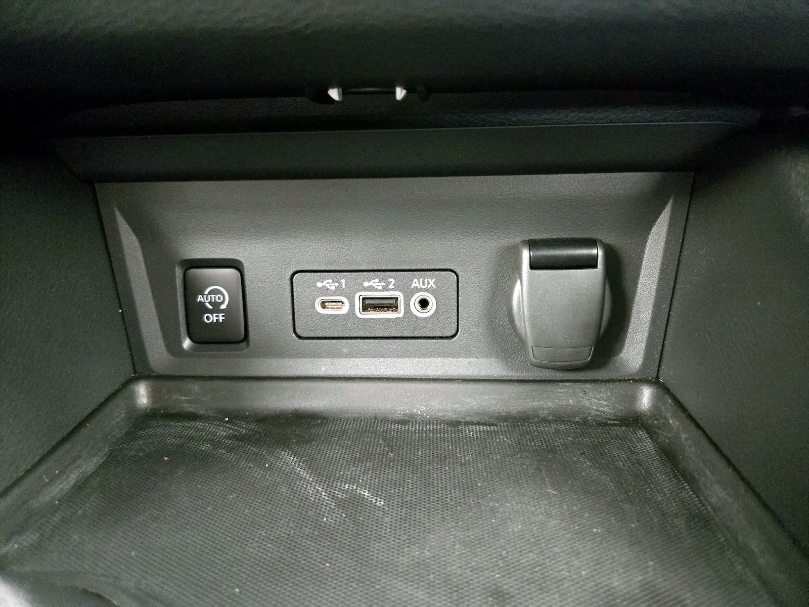 2025 Nissan Sentra SR - Photo 19