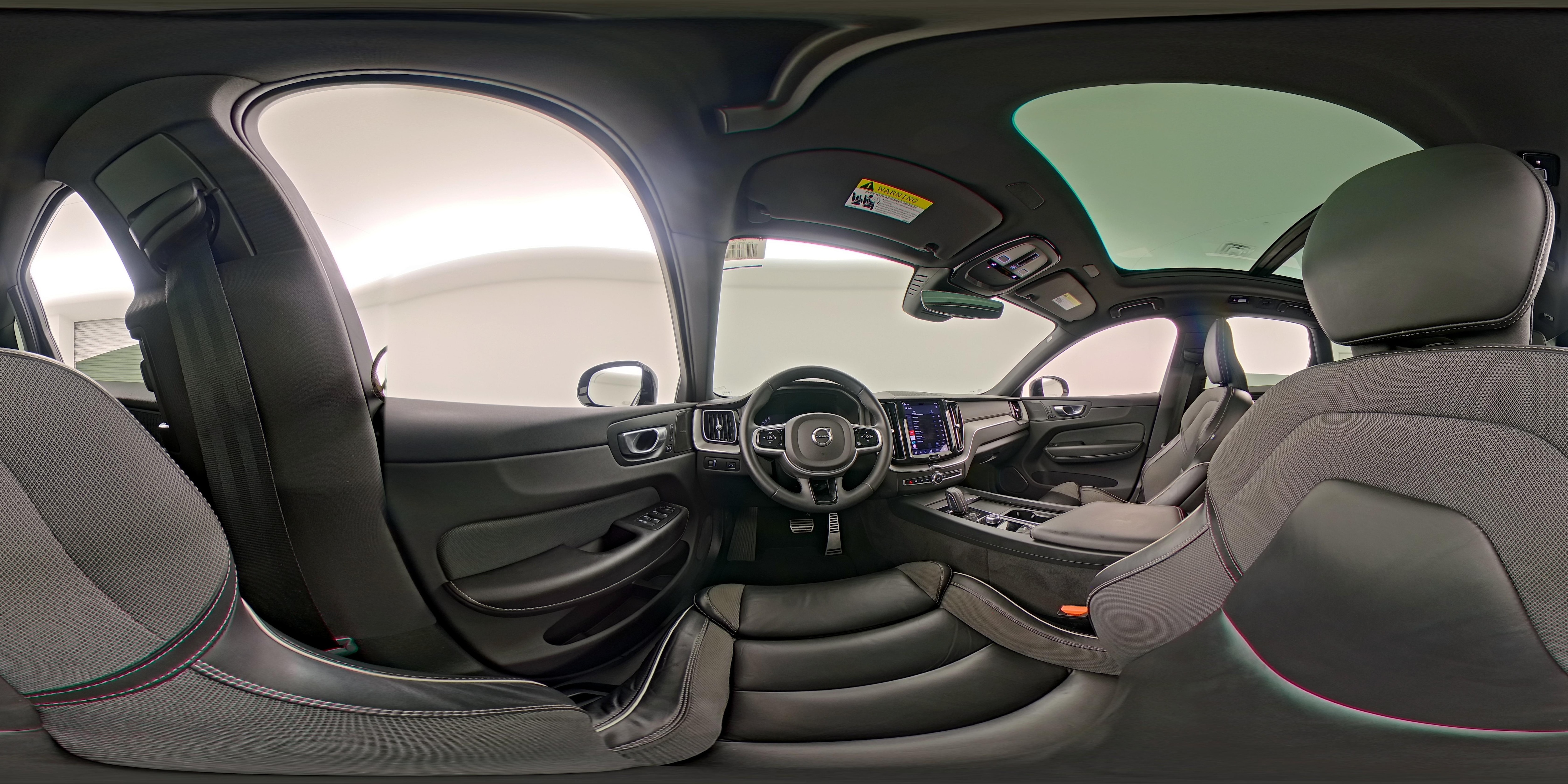 2022 Volvo XC60 R-Design - Photo 28