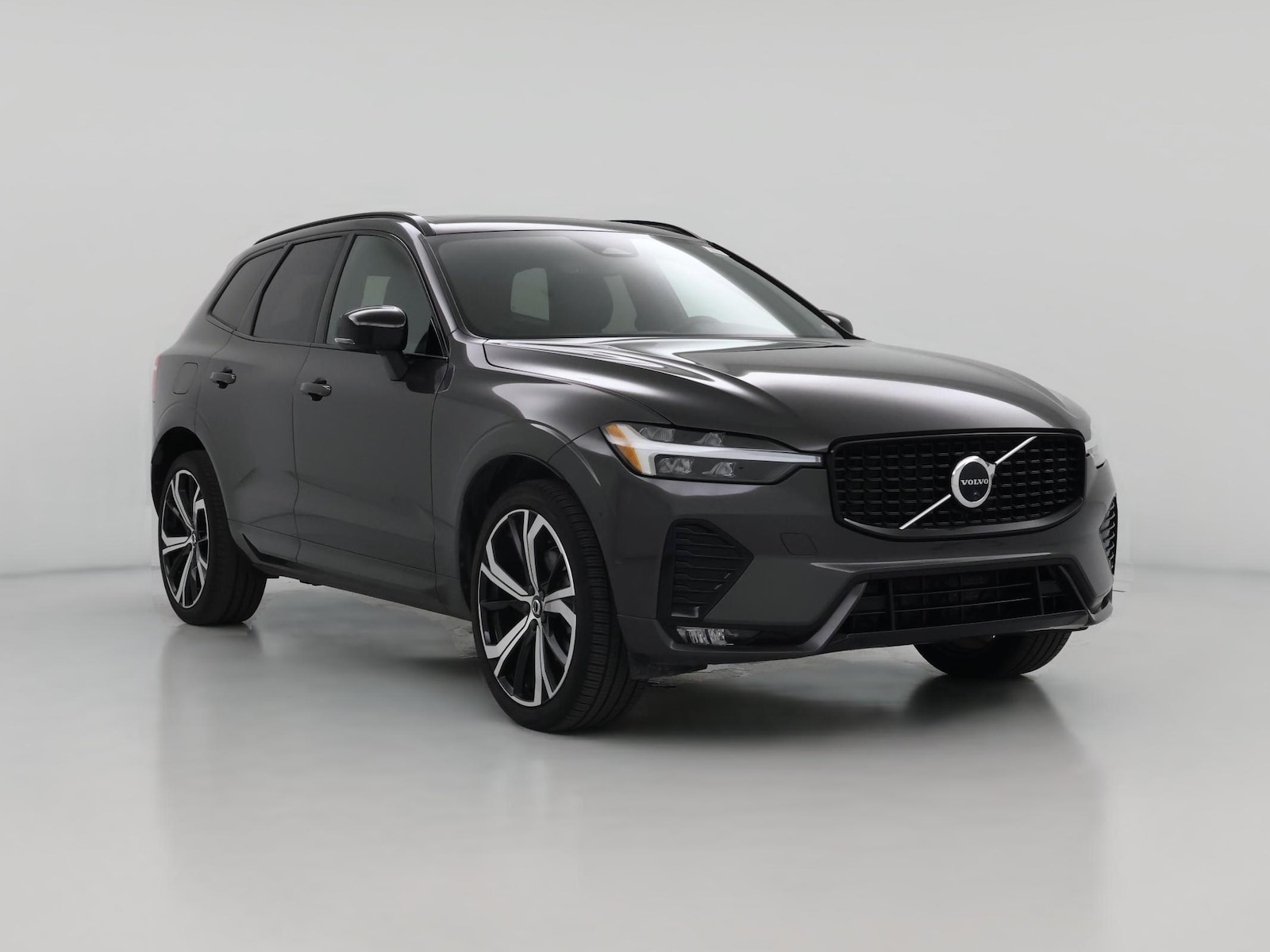 2022 Volvo XC60 R-Design - Photo 1