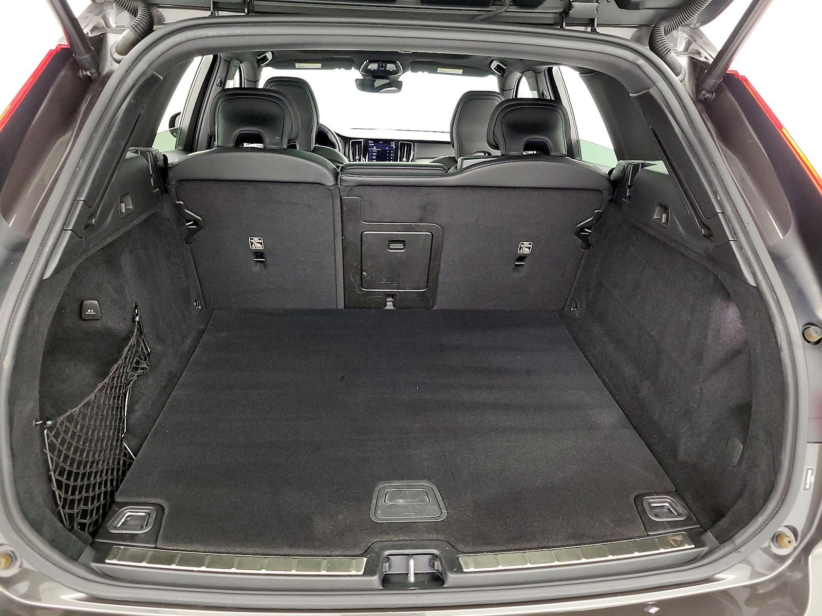 2022 Volvo XC60 R-Design - Photo 21
