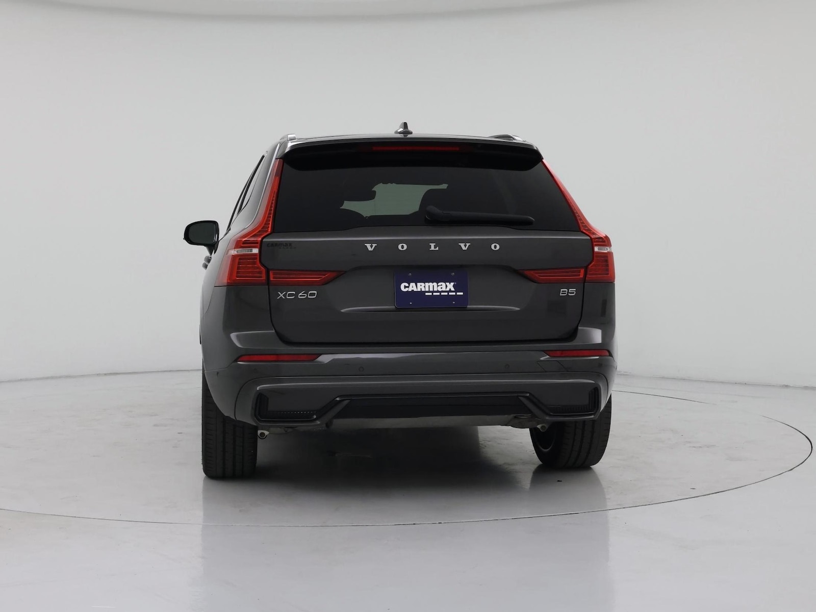 2022 Volvo XC60 R-Design - Photo 7