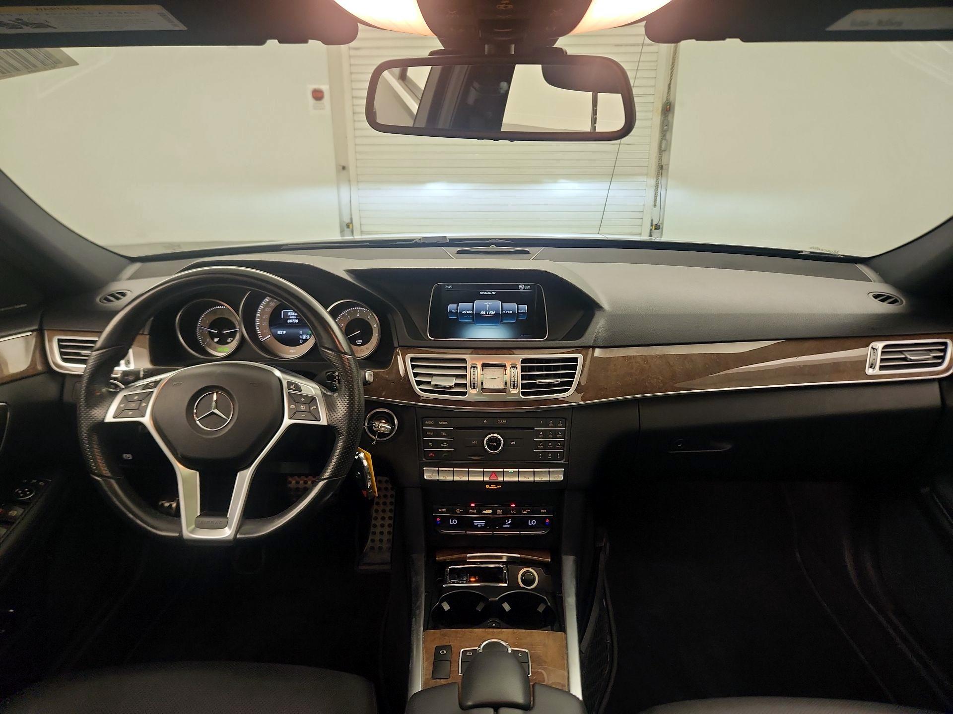 Thumbnail: 2016 Mercedes-Benz E-Class - 9