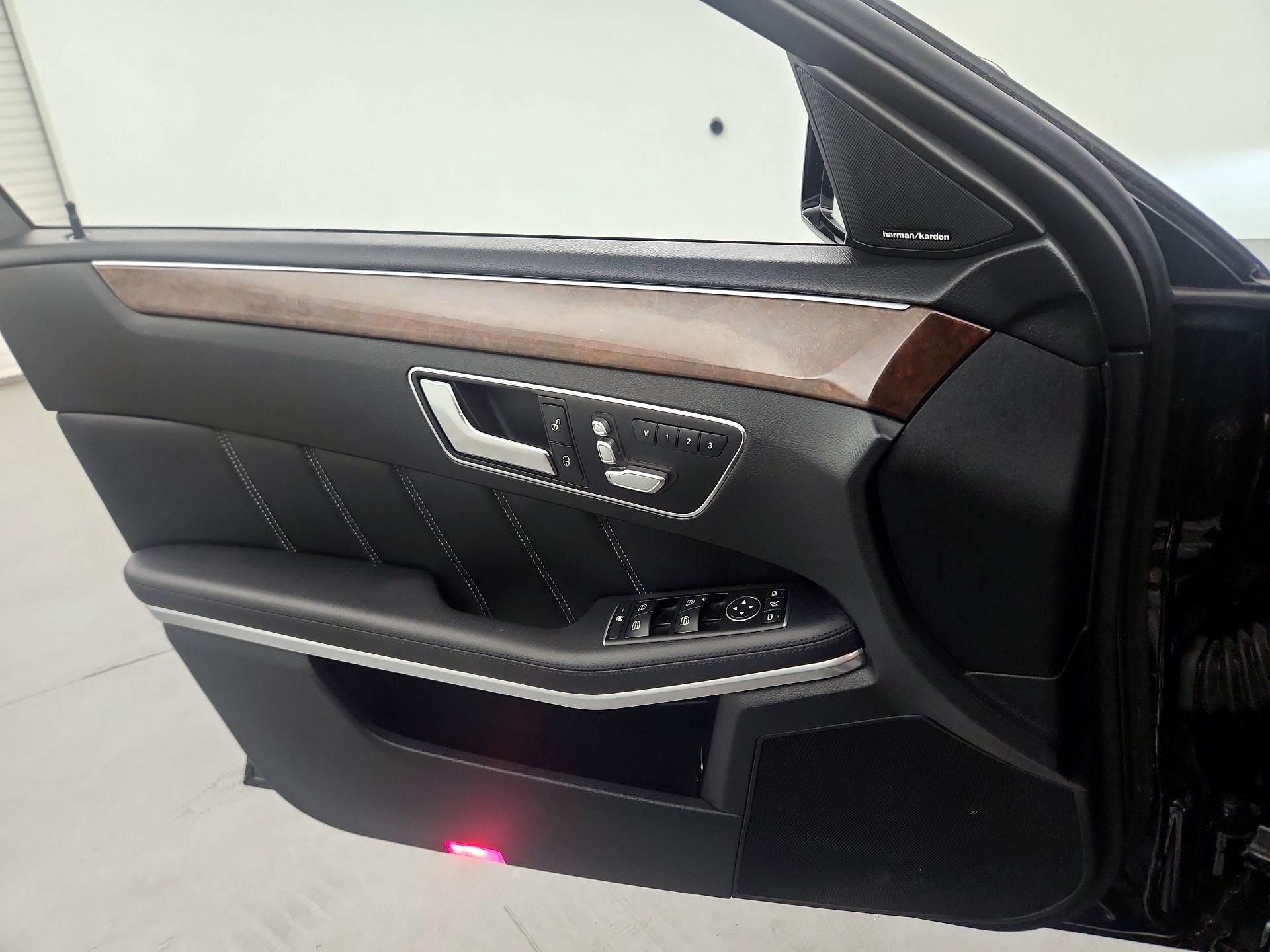 Thumbnail: 2016 Mercedes-Benz E-Class - 12