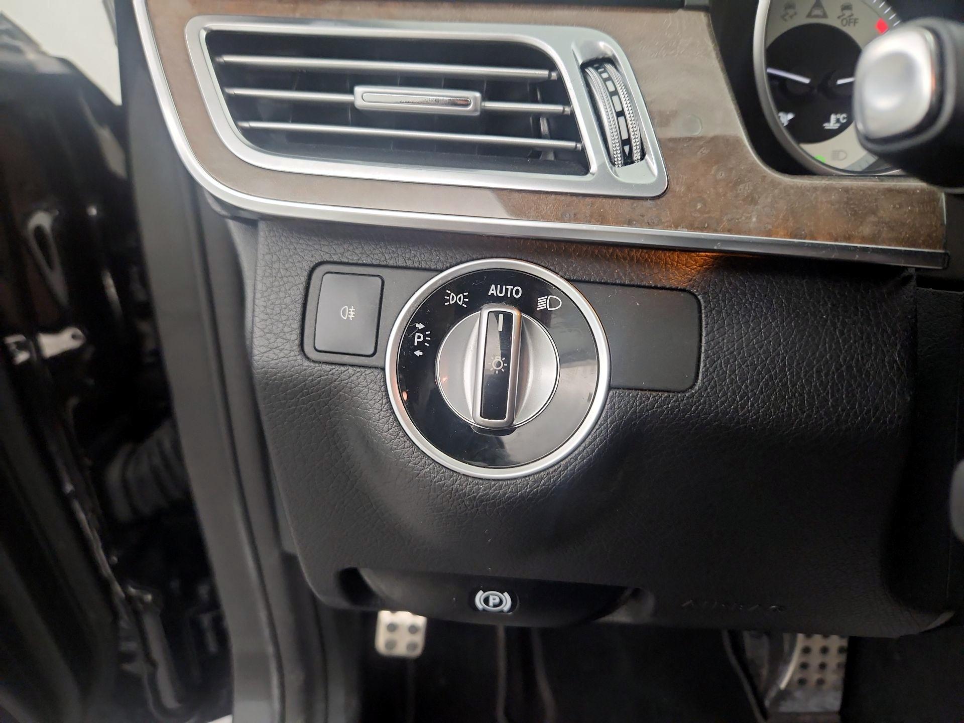 Thumbnail: 2016 Mercedes-Benz E-Class - 13