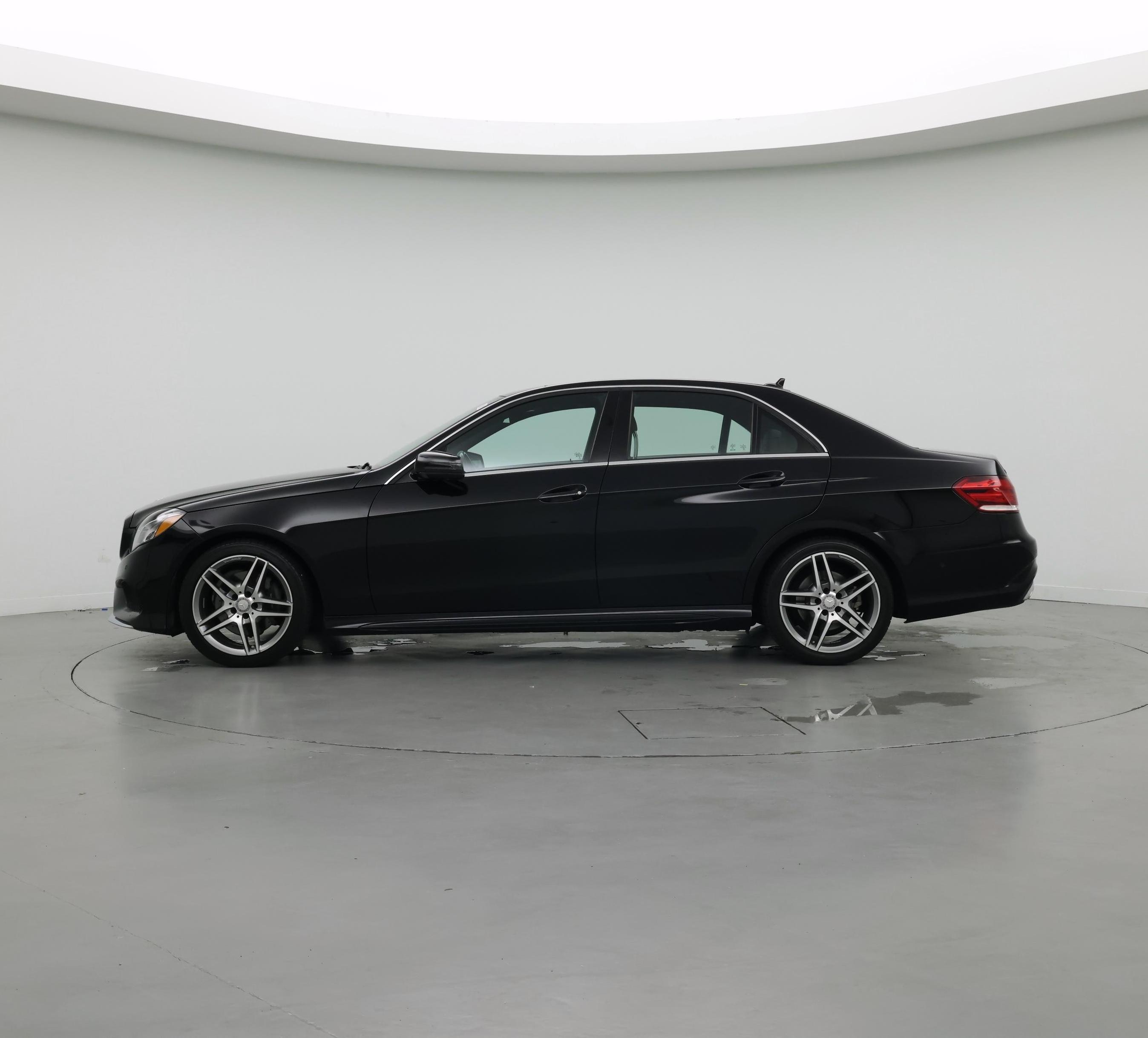 Thumbnail: 2016 Mercedes-Benz E-Class - 3