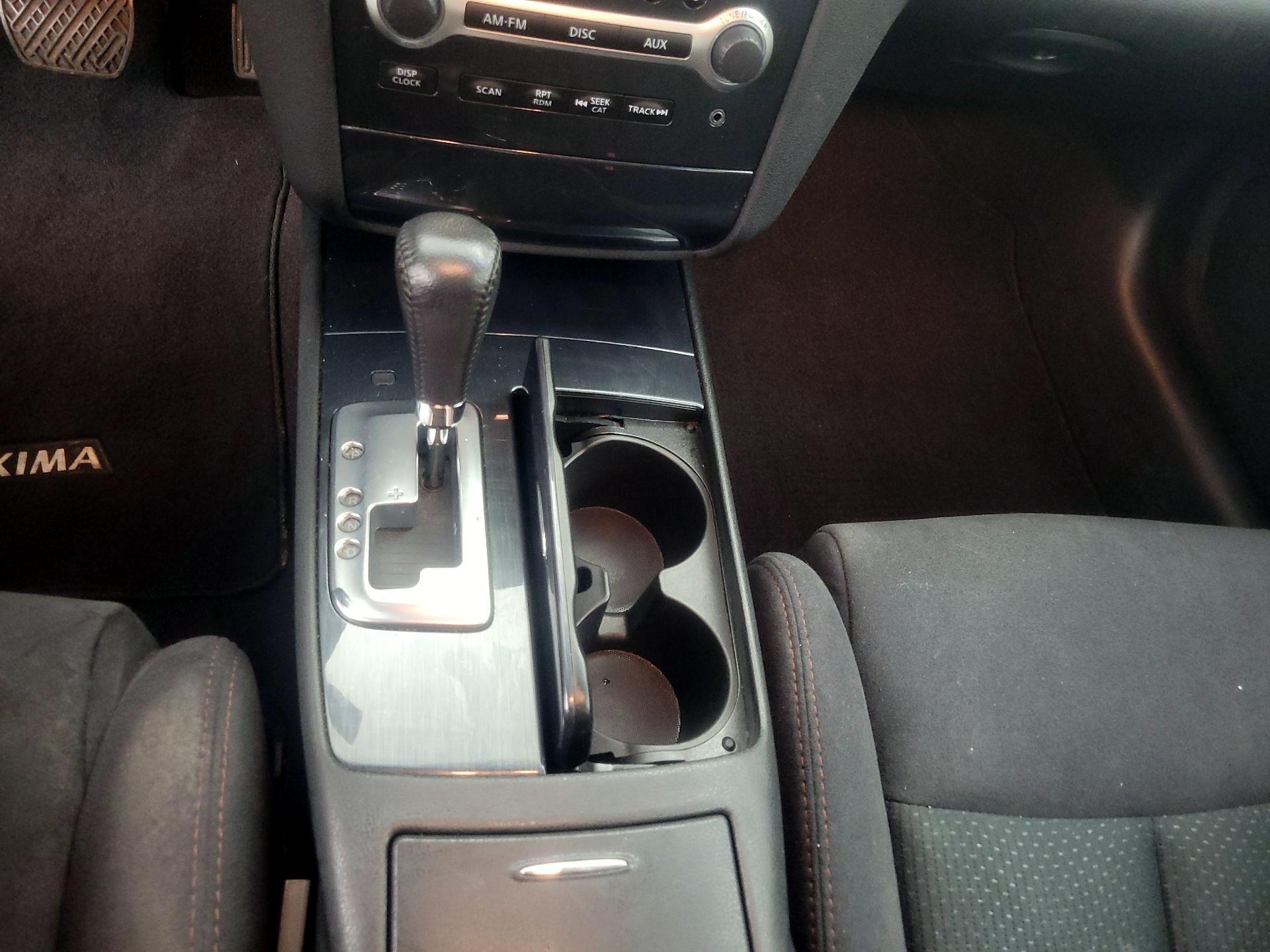 Thumbnail: 2014 Nissan Maxima - 16