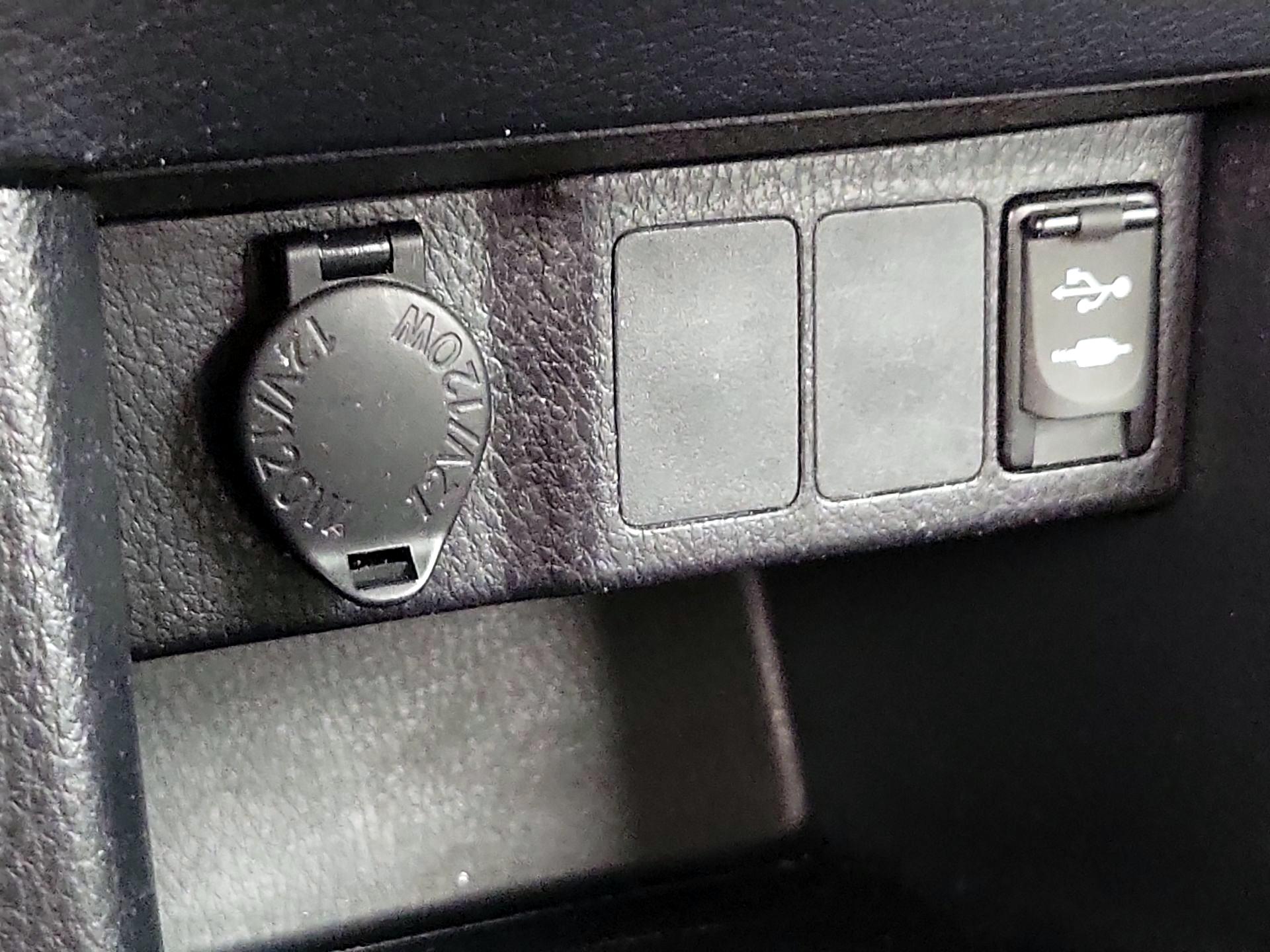 Thumbnail: 2016 Toyota Corolla - 18